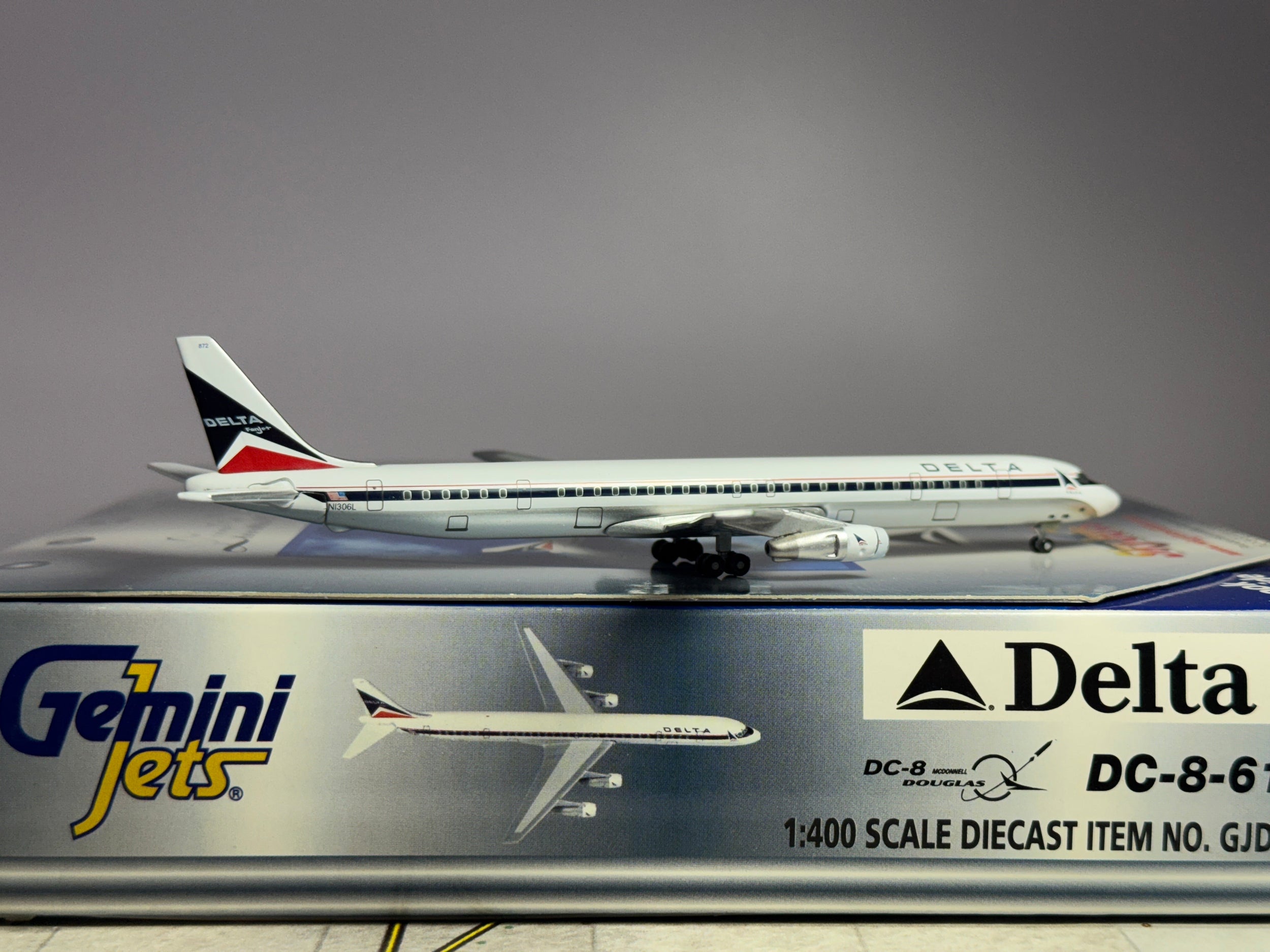 Gemini Jets 1:400 Delta Air Lines Douglas DC-8-61 N1306L Widget GJDAL100