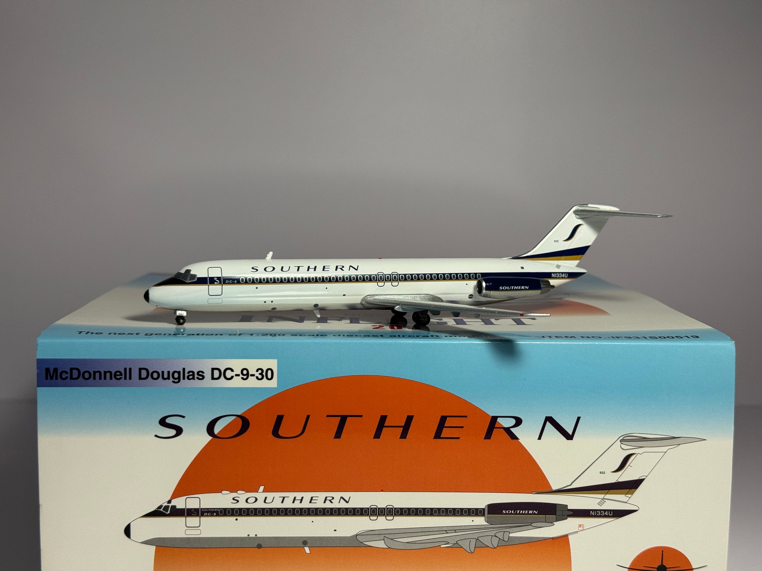 Inflight 1:200 Southern Airways Douglas DC-9-30 N1334U 1960s colors IF931S00519