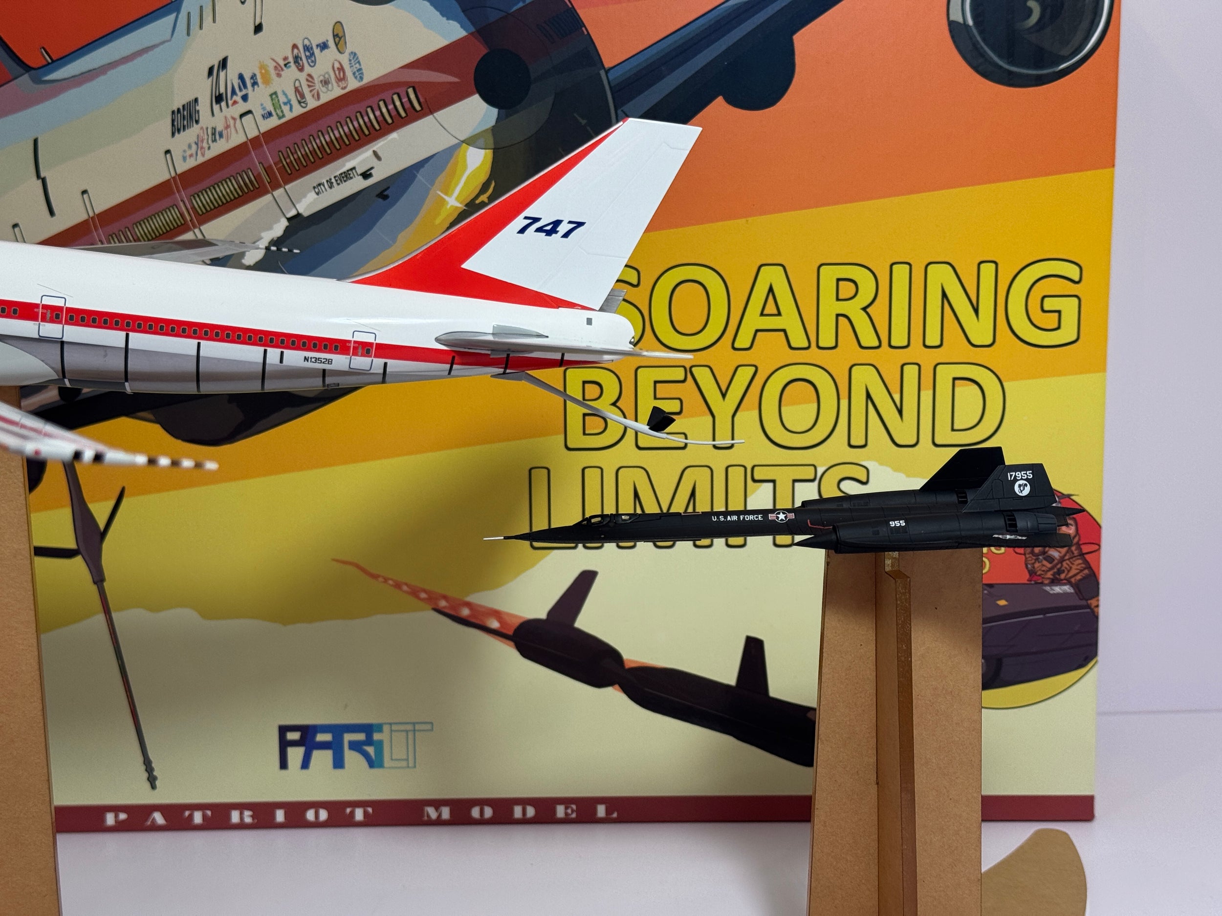 Patriot Model 1:200 Boeing KC-33 Tanker 747-100 N1352B Lockheed SR-71A Blackbird 61-7955 2x Plane Set PT-200-007