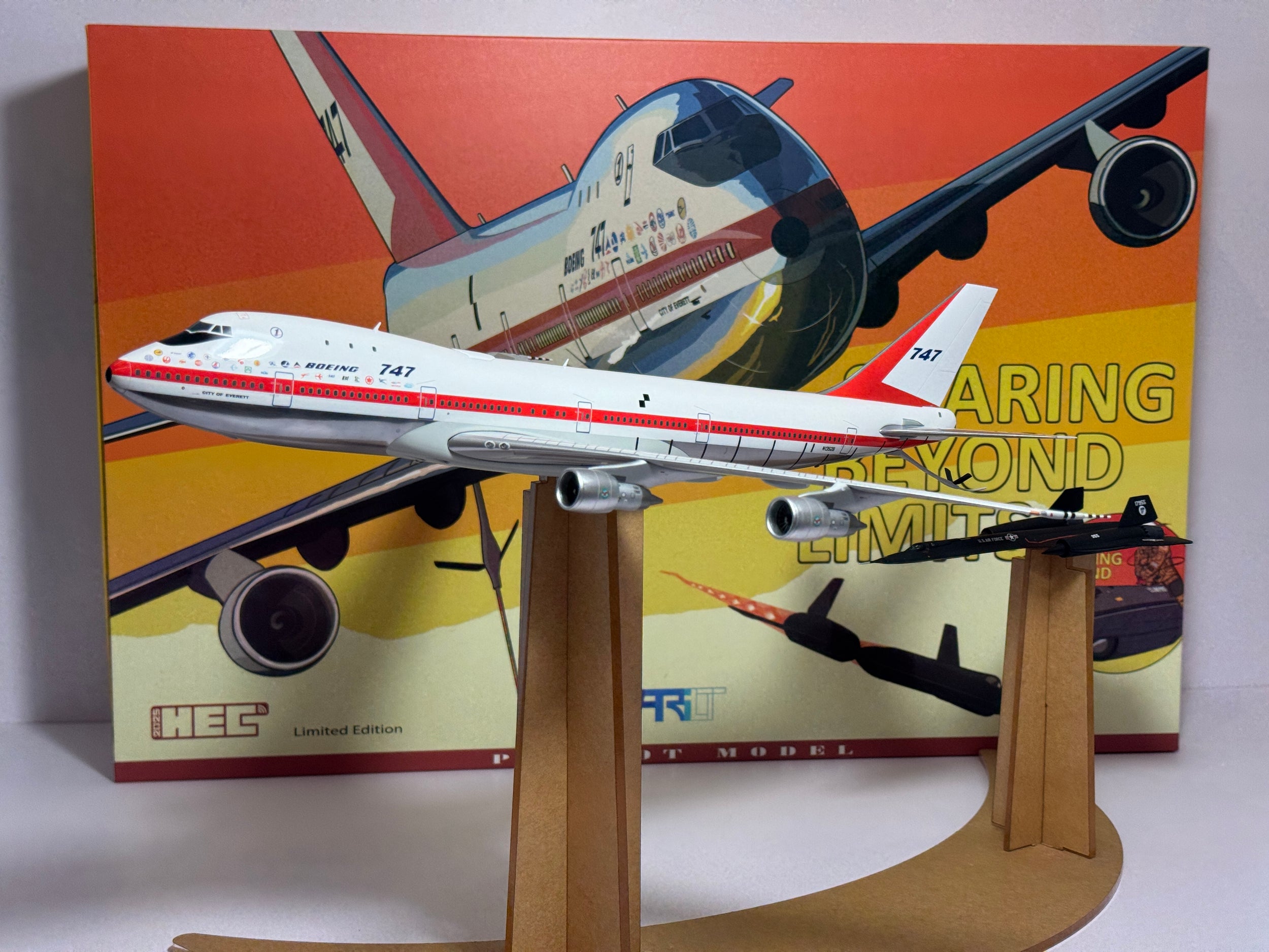 Patriot Model 1:200 Boeing KC-33 Tanker 747-100 N1352B Lockheed SR-71A Blackbird 61-7955 2x Plane Set PT-200-007