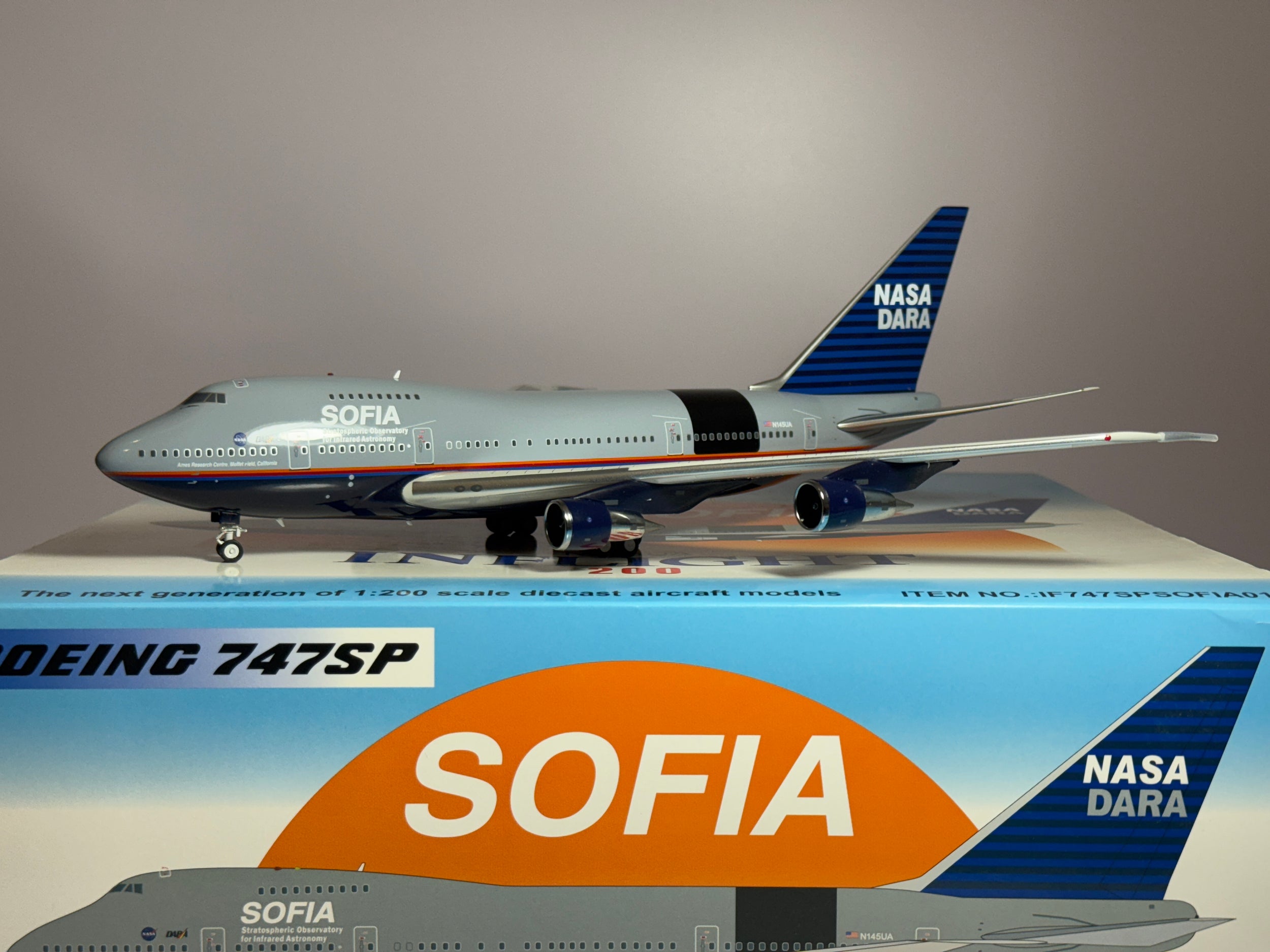 Inflight200 SOFIA Boeing 747SP N145UA Battleship Grey IF747SPSOFIA01 w/stand