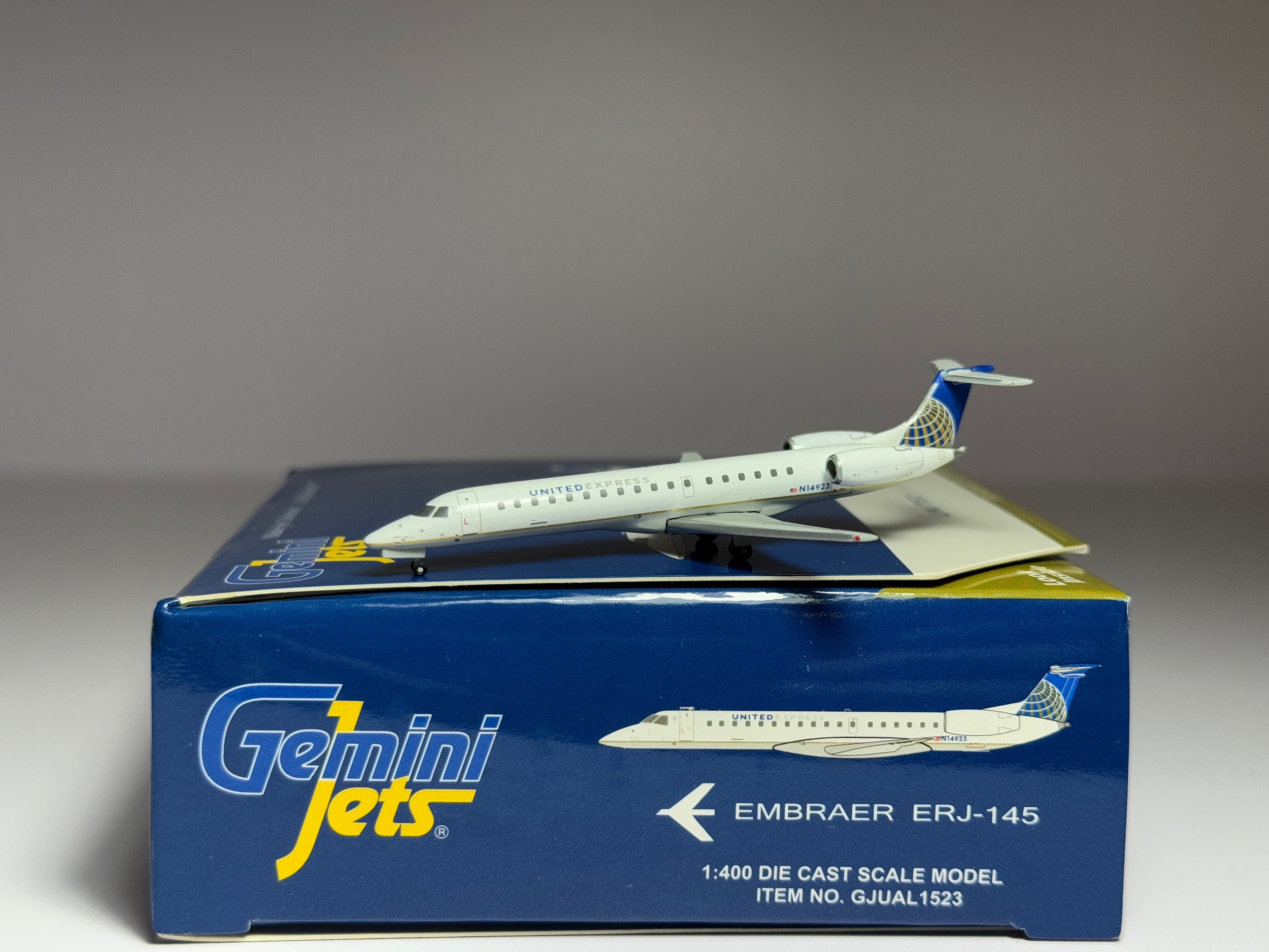 Gemini Jets 1:400 United Express Embraer ERJ-145 N14923 ExpressJet GJUAL1523