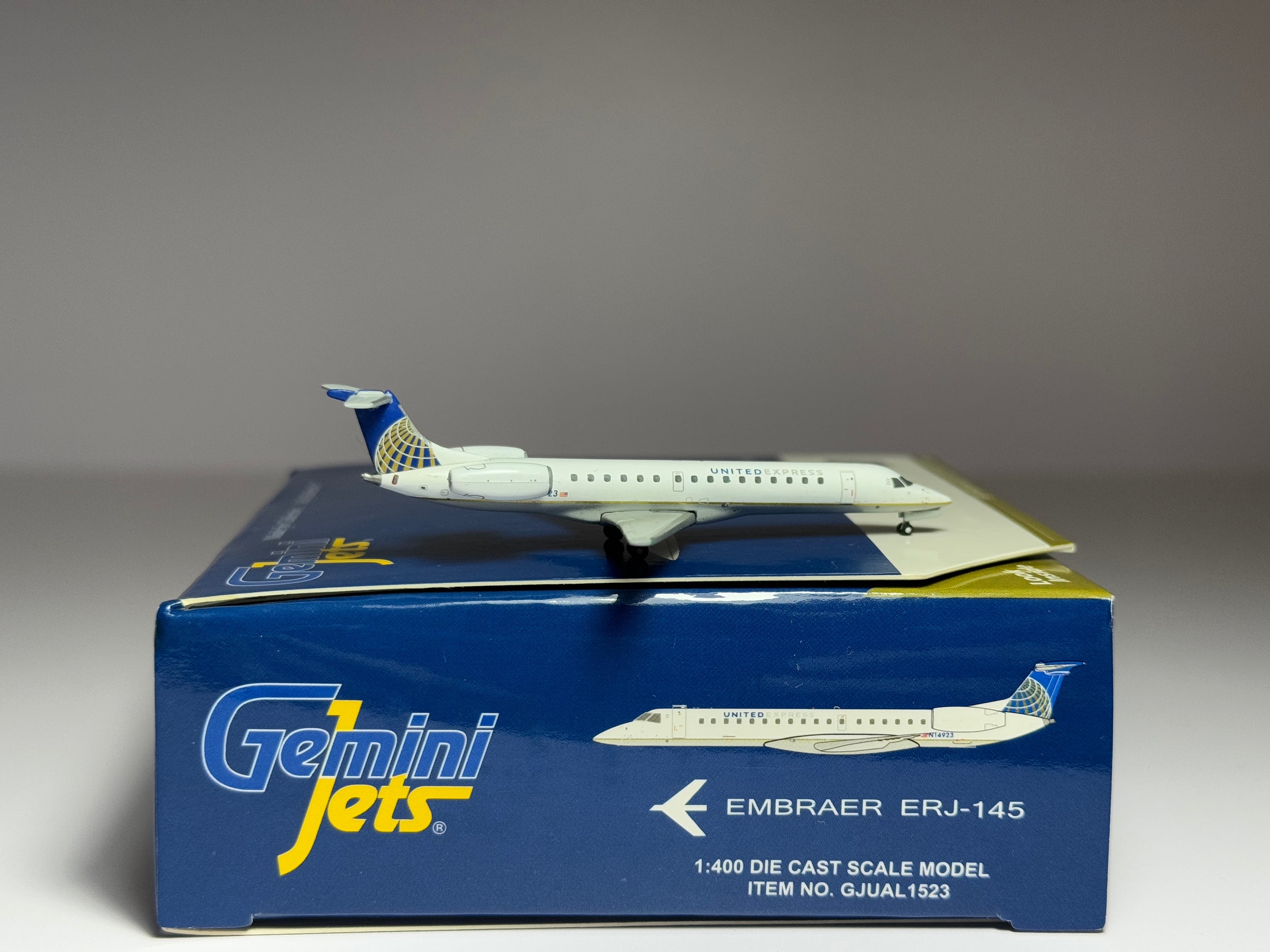 Gemini Jets 1:400 United Express Embraer ERJ-145 N14923 ExpressJet GJUAL1523