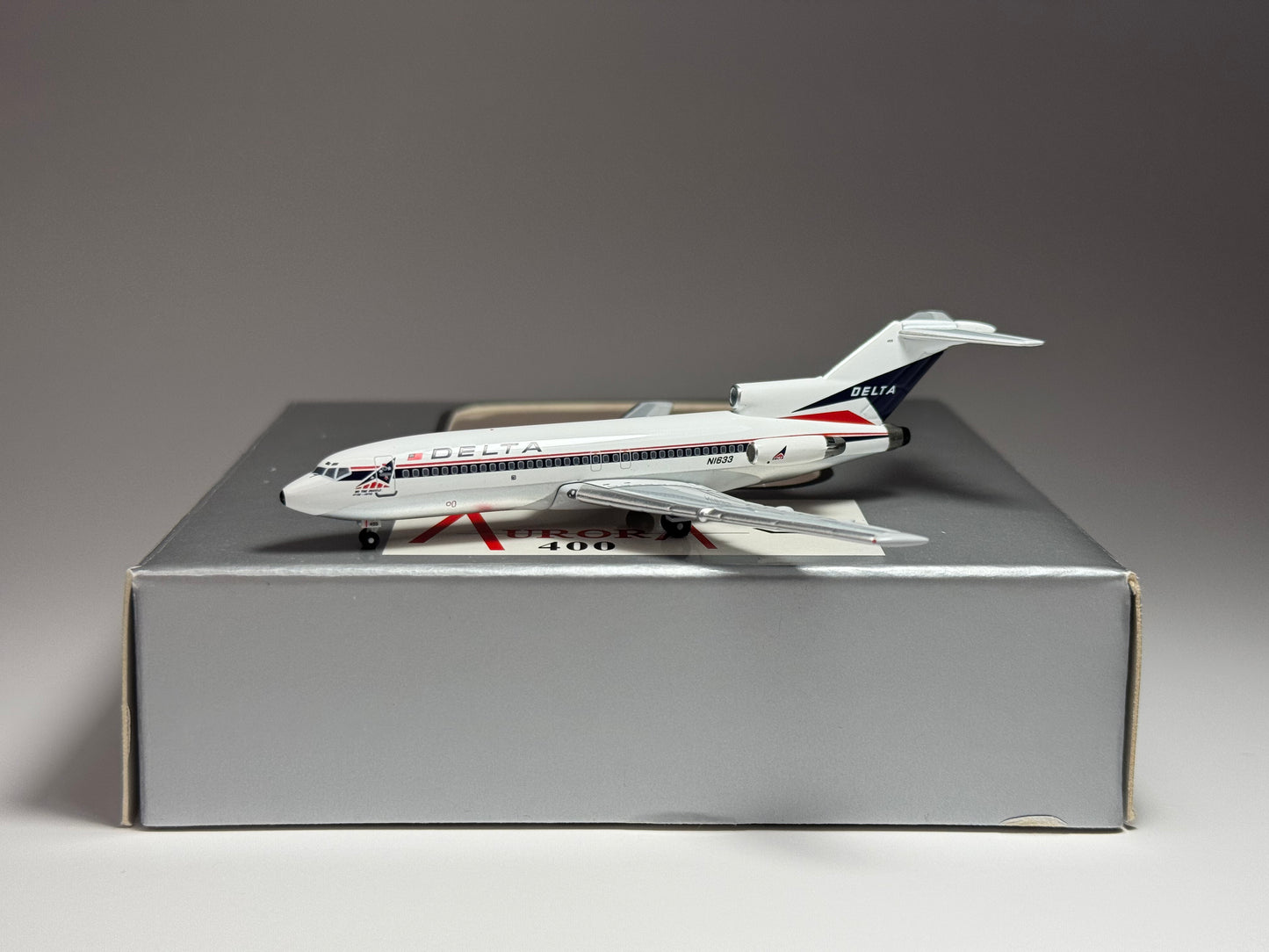 Aeroclassics 1:400 Delta Air Lines Boeing 727-100 N1633 Bicentennial AM002B