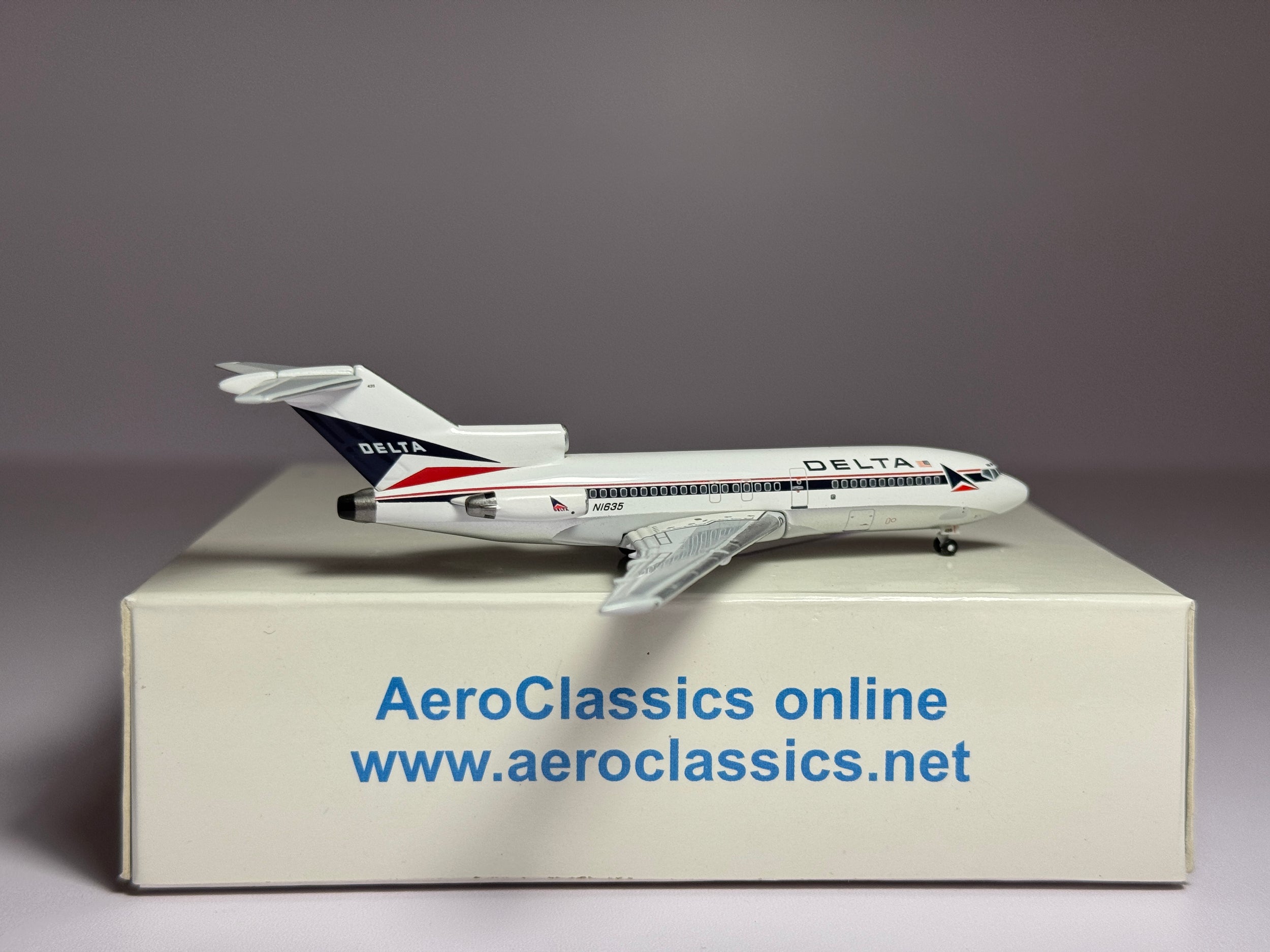 Aeroclassics 1:400 Delta Air Lines Boeing 727-22 N1635 Widget ACN1635