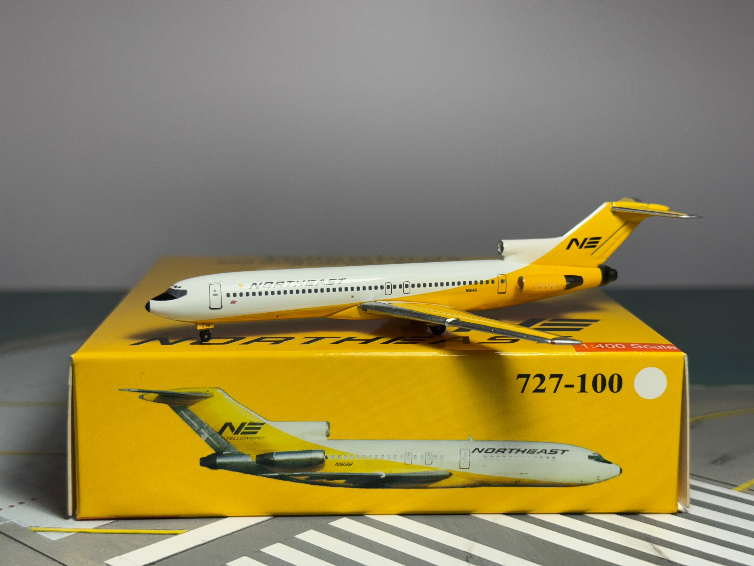 Aeroclassics 1:400 Northeast Airlines Boeing 727-200 N1646 ACN1646