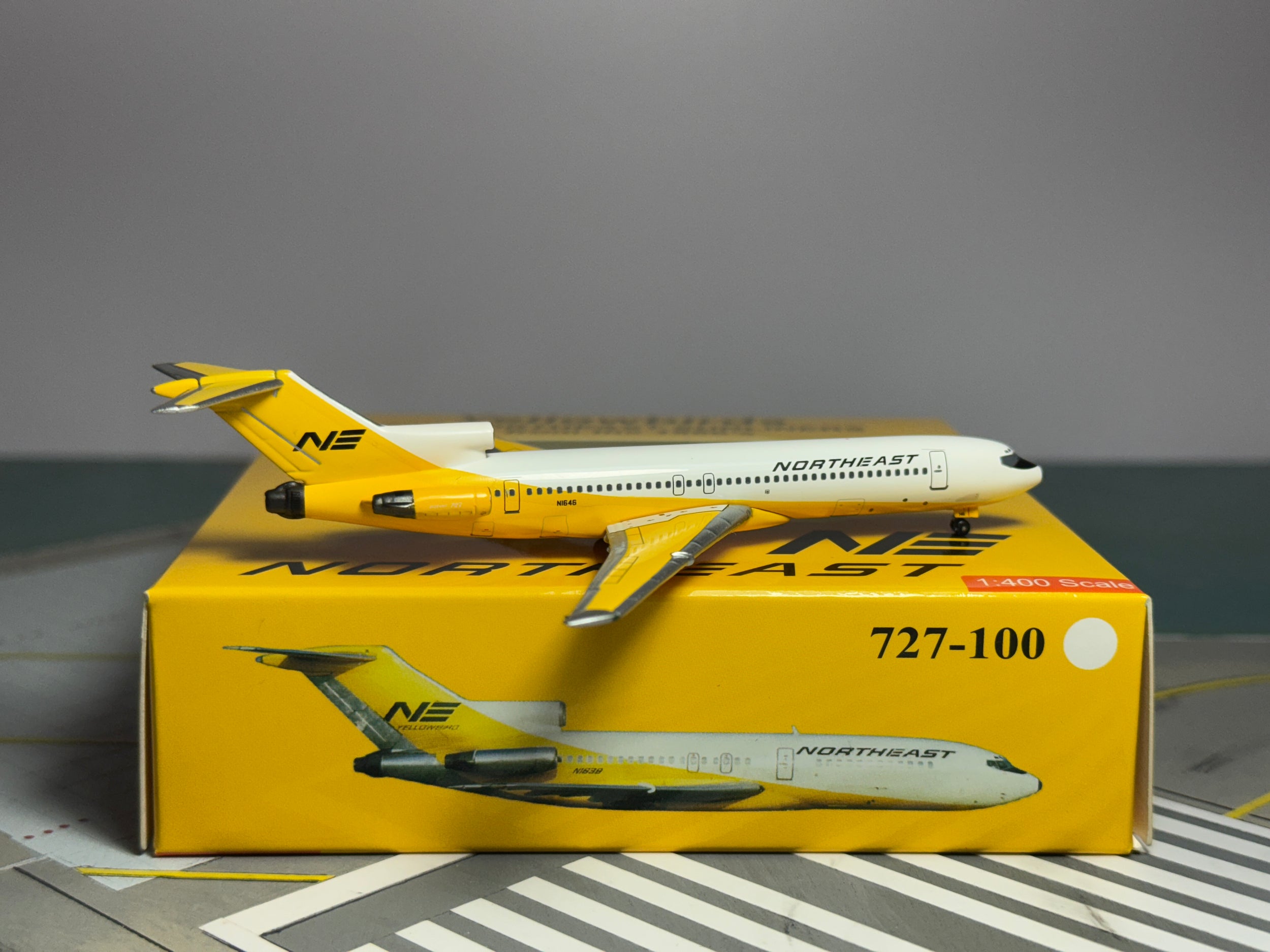 Aeroclassics 1:400 Northeast Airlines Boeing 727-200 N1646 ACN1646