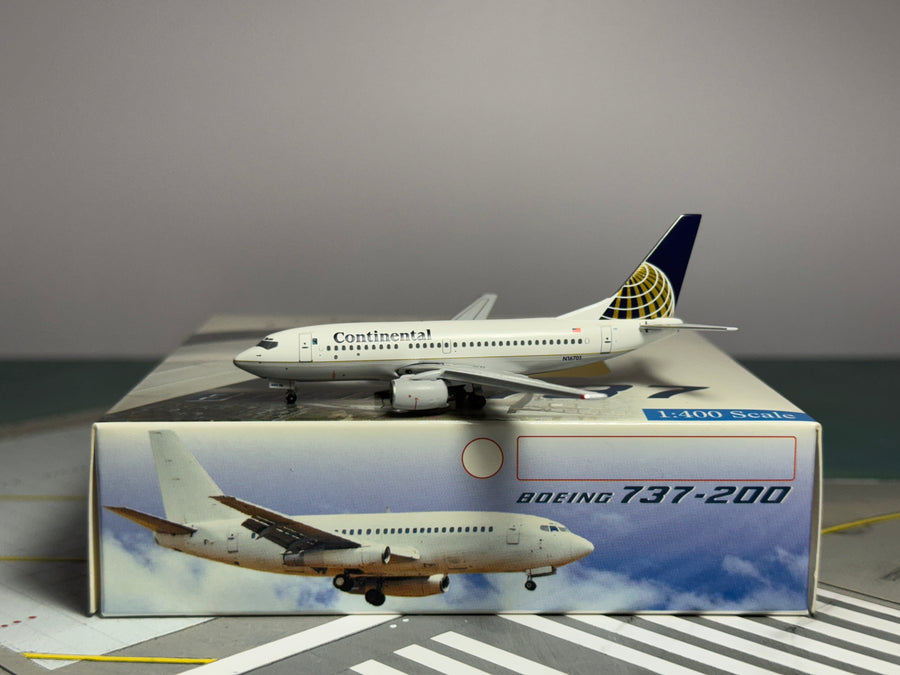Aeroclassics 1:400 Continental Airlines Boeing 737-700 N16701 ACN16701