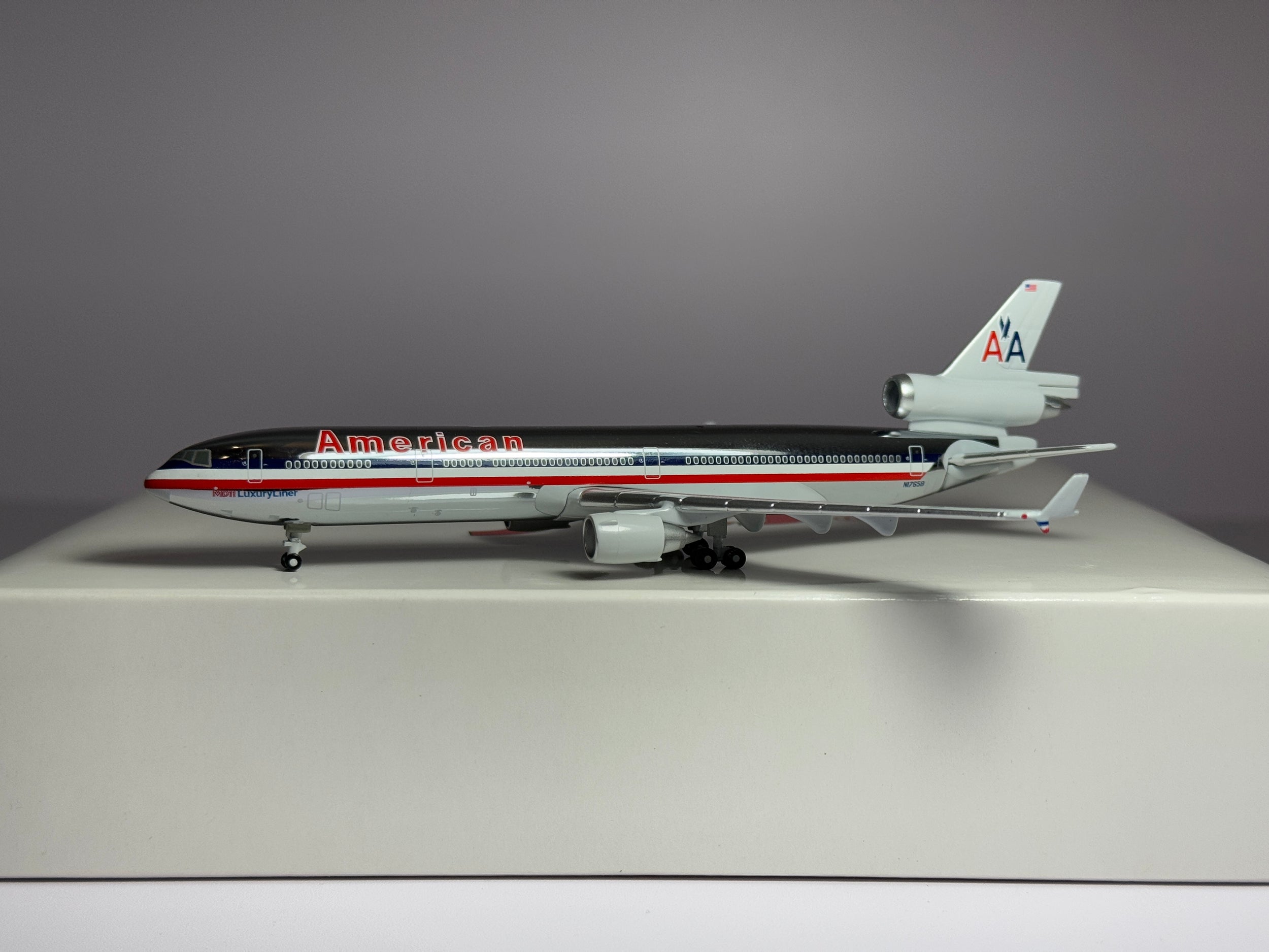 Gemini Jets 1:400 American Airlines McDonnell Douglas MD-11 N1765B polished GJAAL262