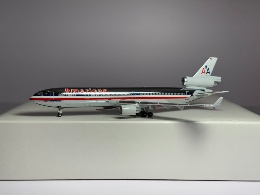 Gemini Jets 1:400 American Airlines McDonnell Douglas MD-11 N1765B polished GJAAL262