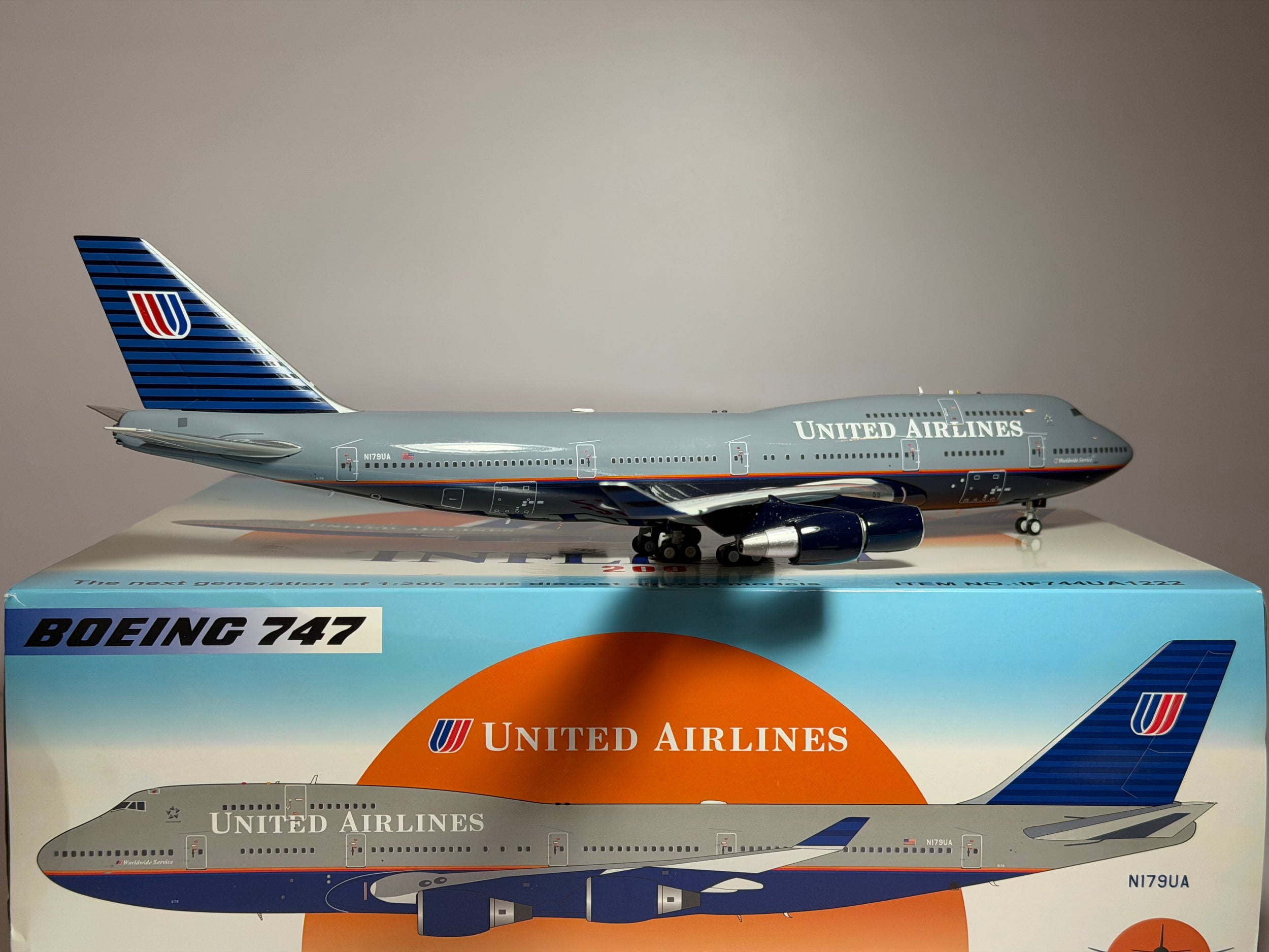 Inflight200 1:200 United Airlines Boeing 747-400 N179UA Battleship Grey IF744UA1222