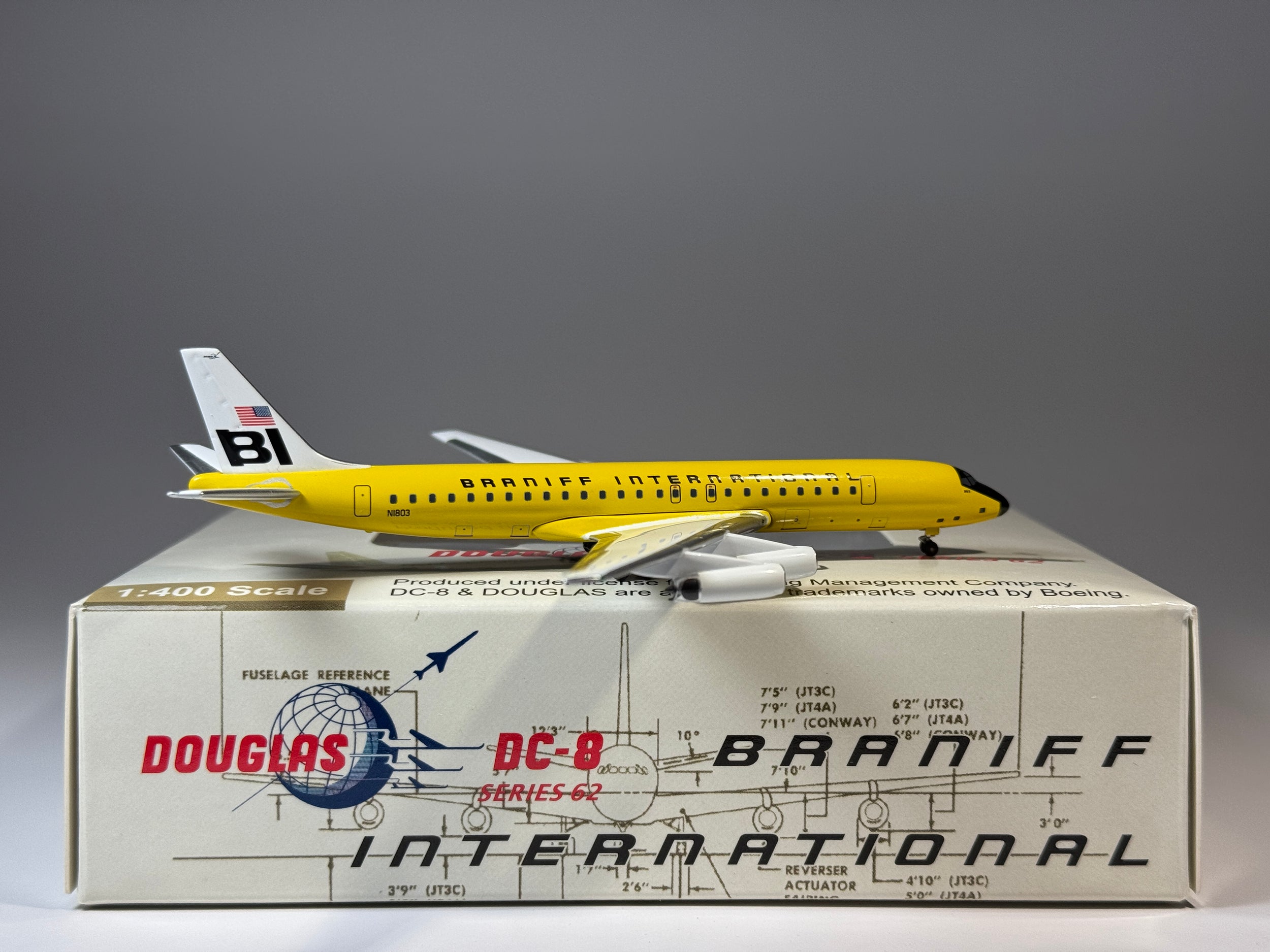 Aeroclassics 1:400 Braniff Douglas DC-8 N1803 Yellow Jellybean ACBNF0408