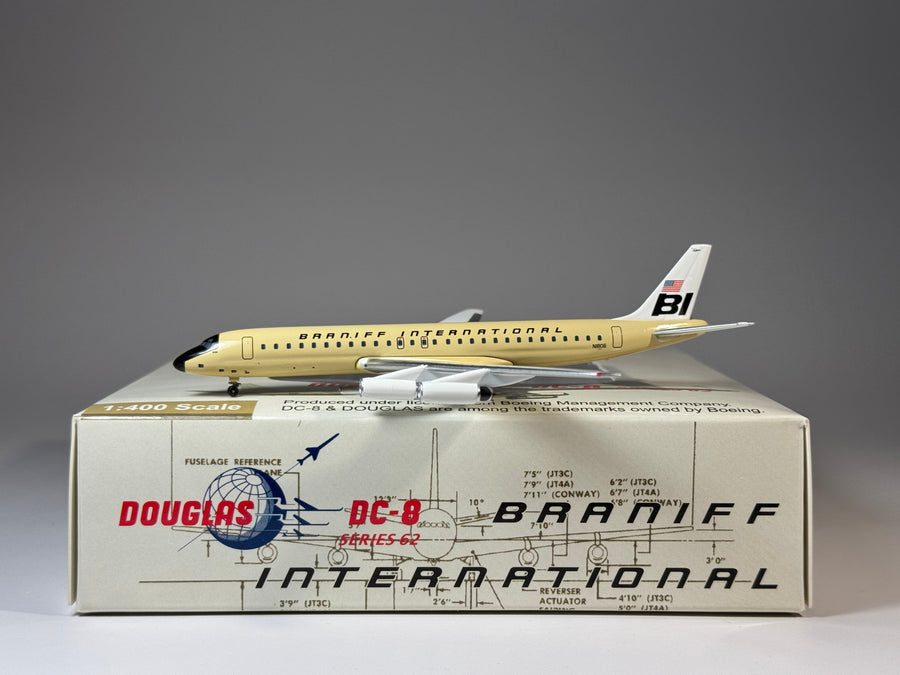 Aeroclassics 1:400 Braniff Douglas DC-8-62 N1806 Beige Jellybean ACN1806