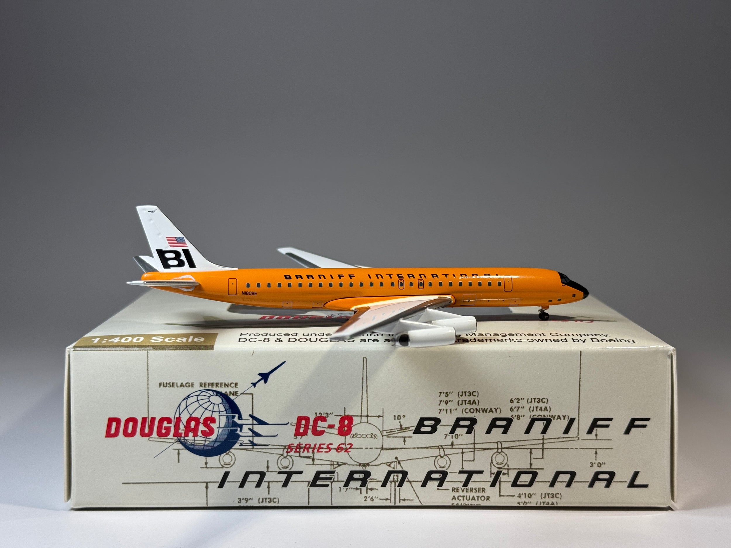 Aeroclassics 1:400 Braniff Douglas DC-8-62 N1809E Orange Jellybean ACN1809E