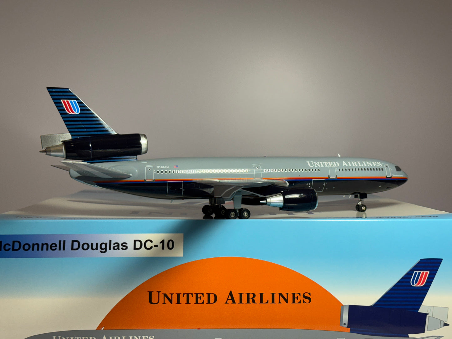 Inflight200 United Airlines McDonnell Douglas DC-10-30 N1853U Battleship Grey IF103UA0624 w/stand