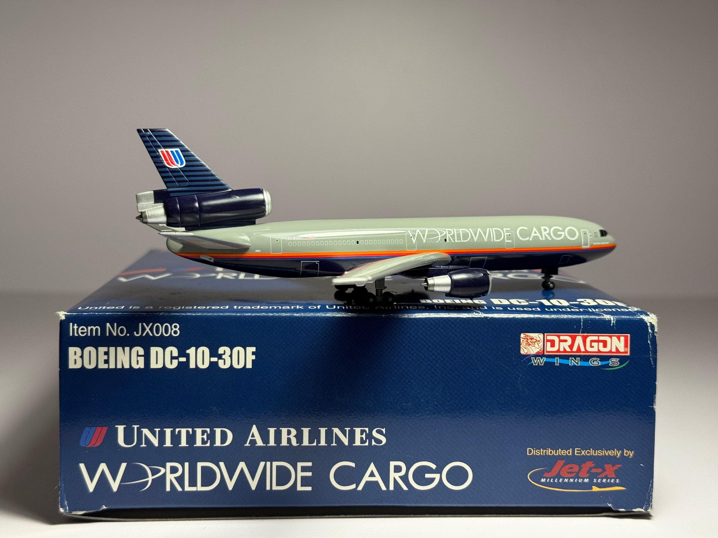 Jet-X 1:400 United Worldwide Cargo Douglas DC-10-30F N1854U Battleship Grey JX008