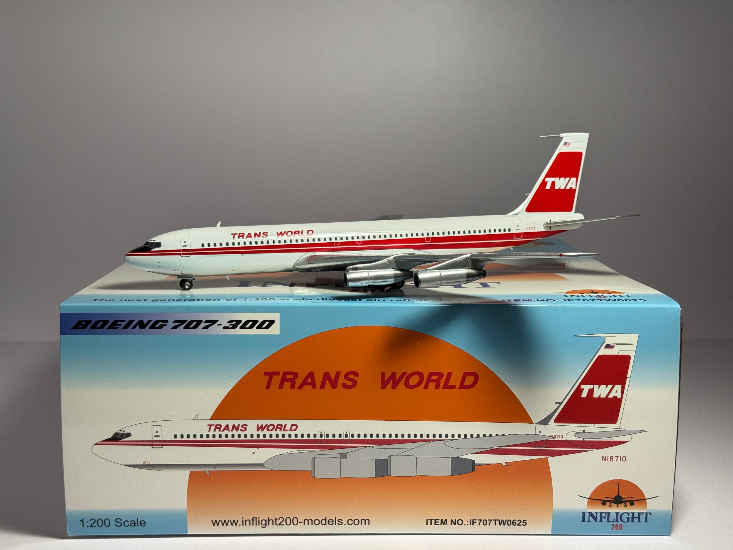 Inflight 1:200 TWA Trans World Boeing 707-320 N18710 Double Stripe IF707TW0625 w/stand