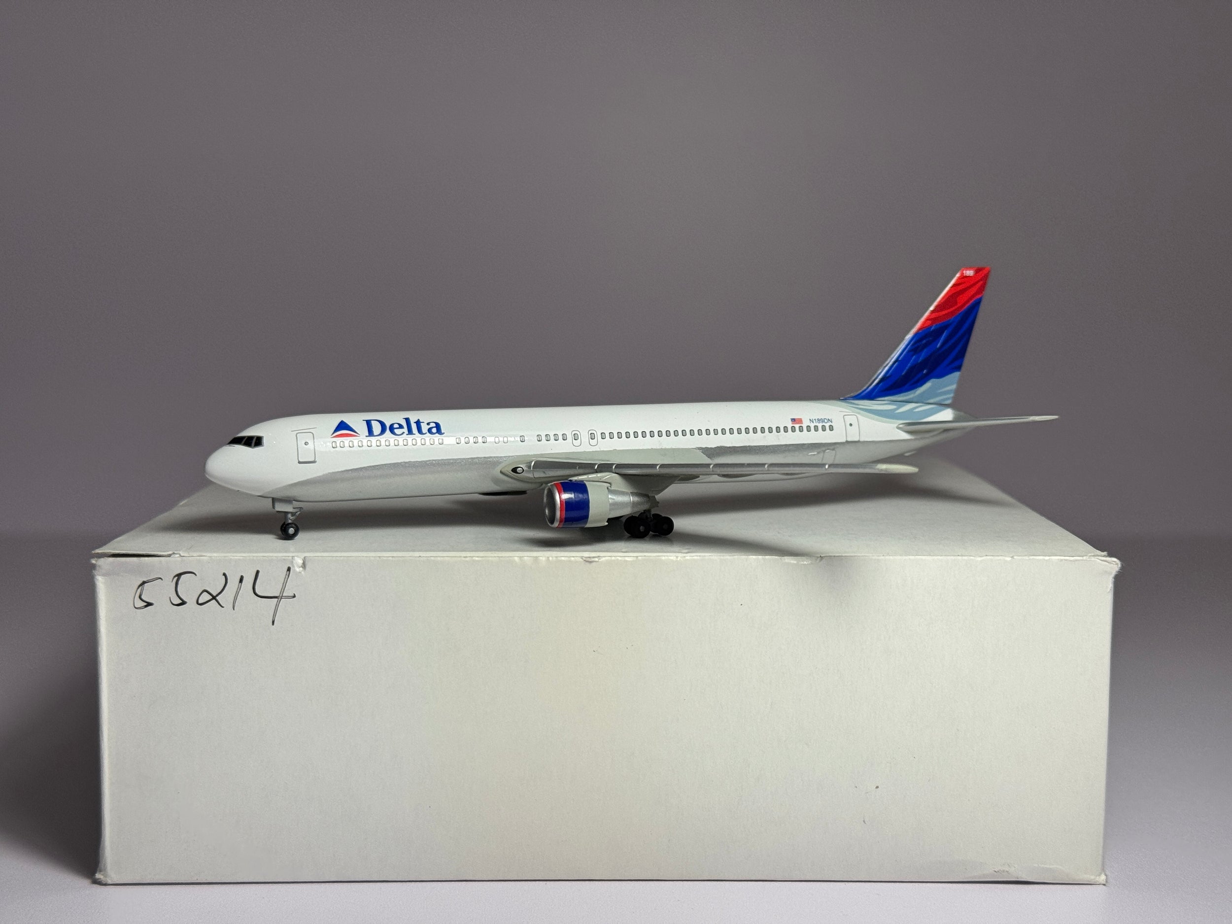 Dragon Wings 1:400 Delta Air Lines Boeing 767-300 N189DN 55214