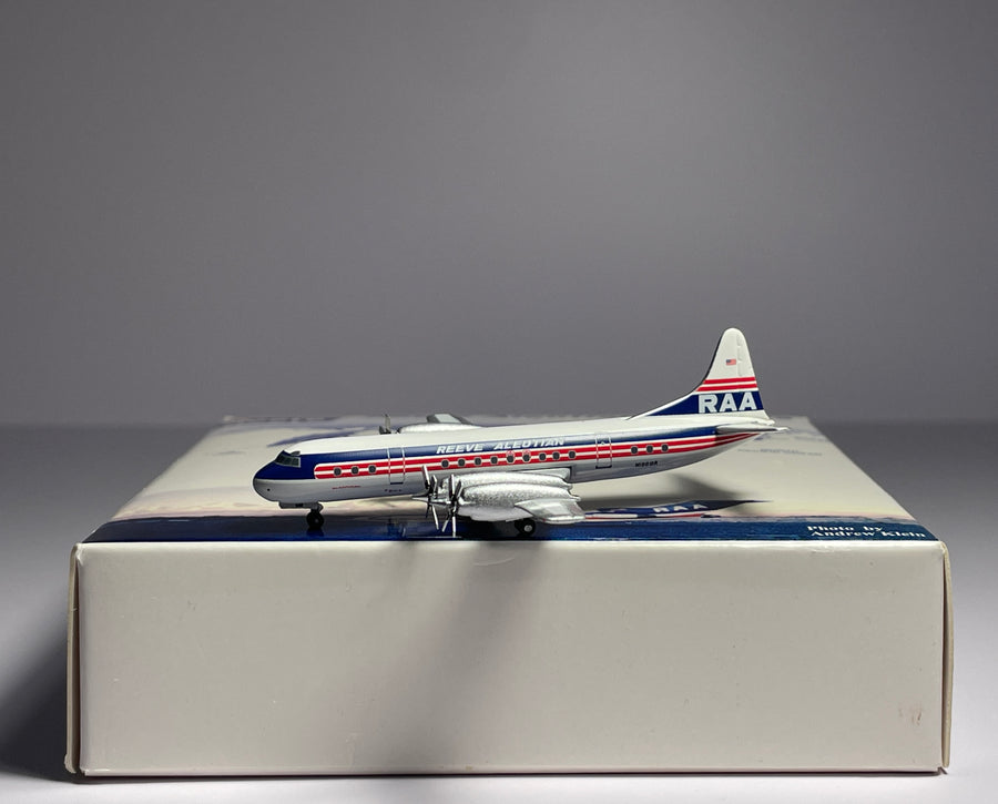 Aeroclassics 1:400 Reeve Aleutian Airways Lockheed L-188 Electra N1968R AC18317A