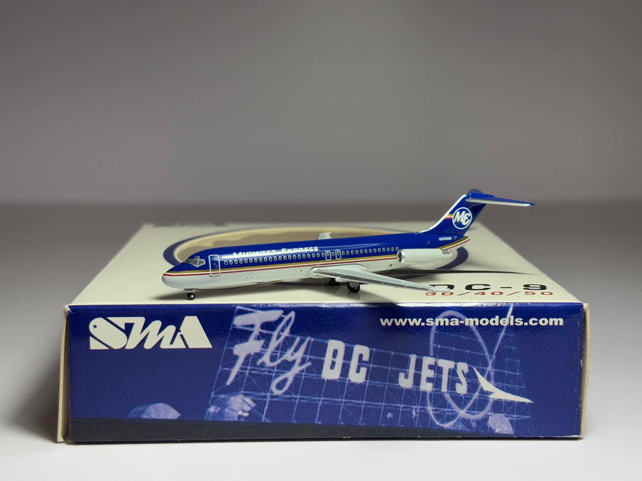 Aeroclassics 1:400 Midwest Express Airlines Douglas DC-9-30 N202ME ACN202ME