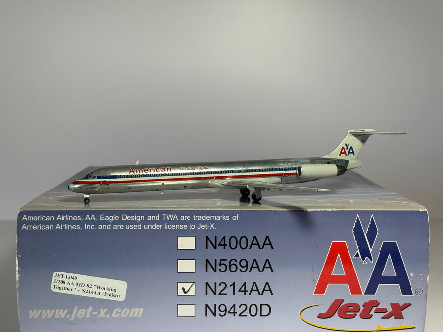 Jet-X 1:200 American Airlines McDonnell Douglas MD-82 N214AA Working Together JXL049