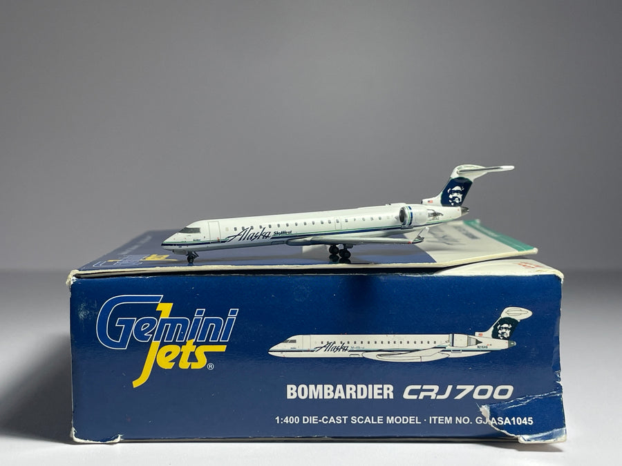 Gemini Jets 1:400 Alaska Airlines Bombardier CRJ-700 N216AG Icicles GJASA1045