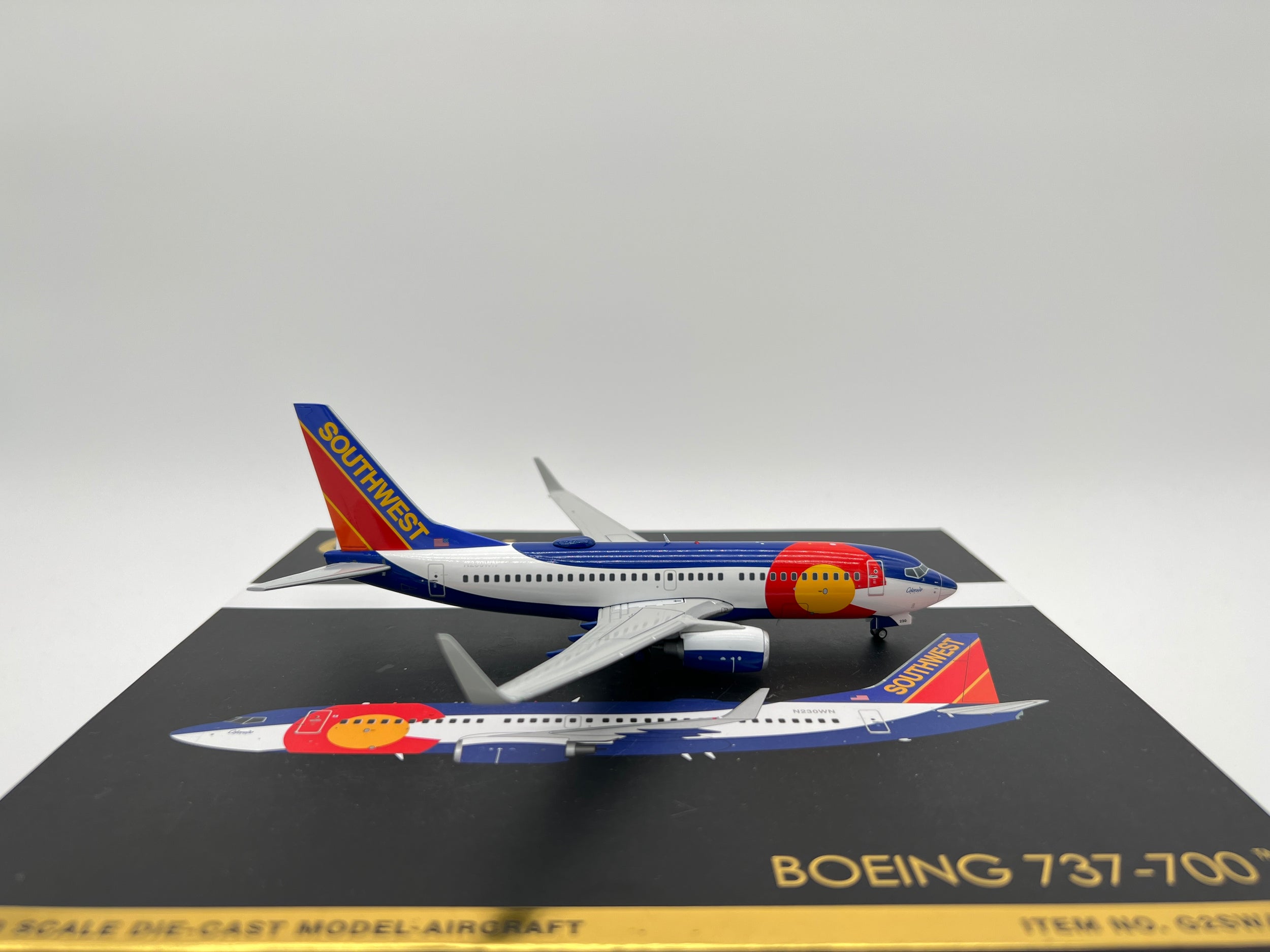 Gemini Jets 1:200 Southwest Airlines Boeing 737-700 N230WN Colorado One G2SWA460