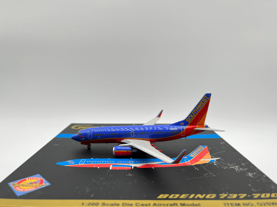 Gemini Jets 1:200 Southwest Airlines Boeing 737-700 N248WN Canyon Blue G2SWA005