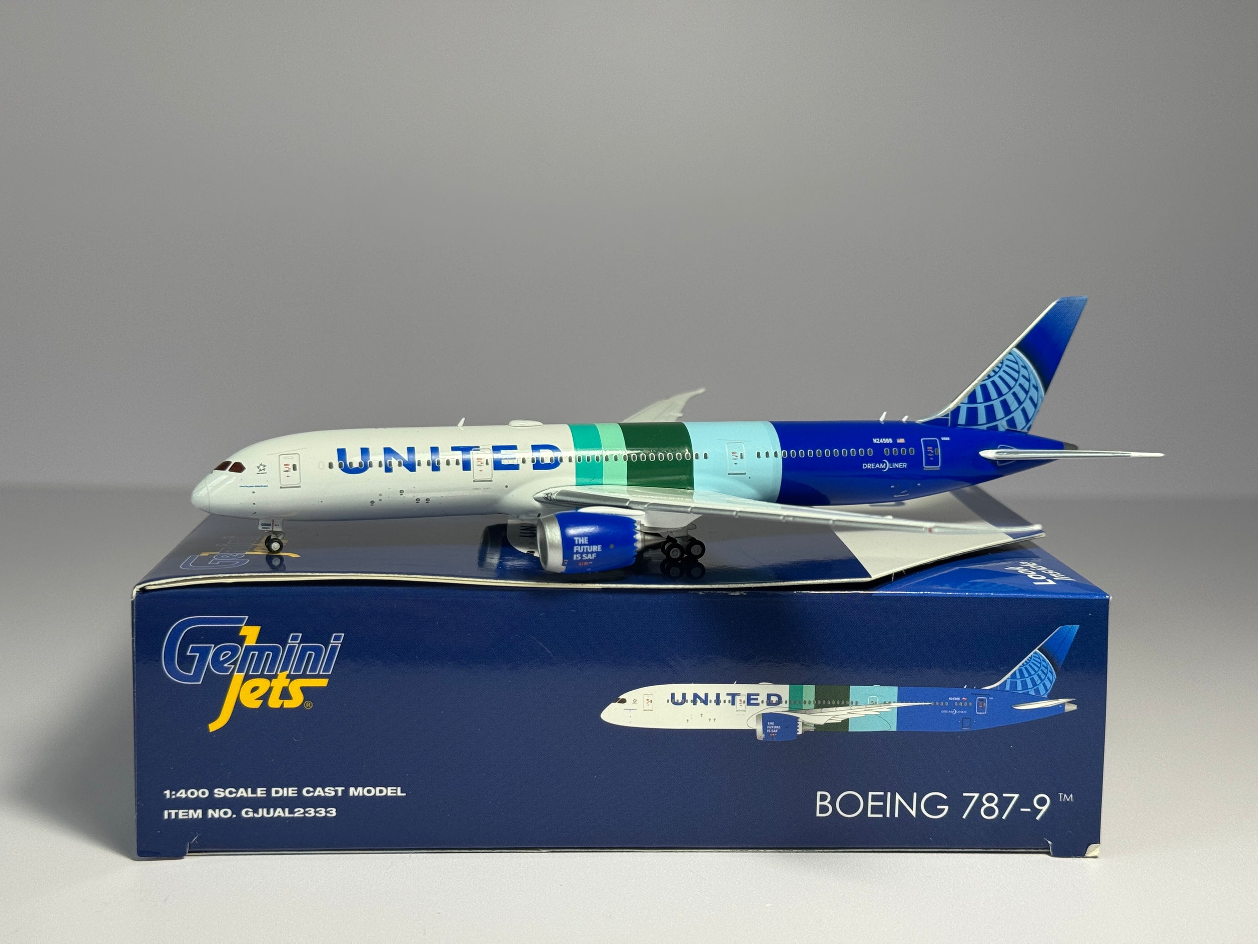 Gemini Jets 1:400 United Airlines Boeing 787-9 N24988 "The Future is SAF" GJUAL2333