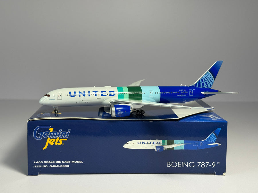 Gemini Jets 1:400 United Airlines Boeing 787-9 N24988 "The Future is SAF" GJUAL2333