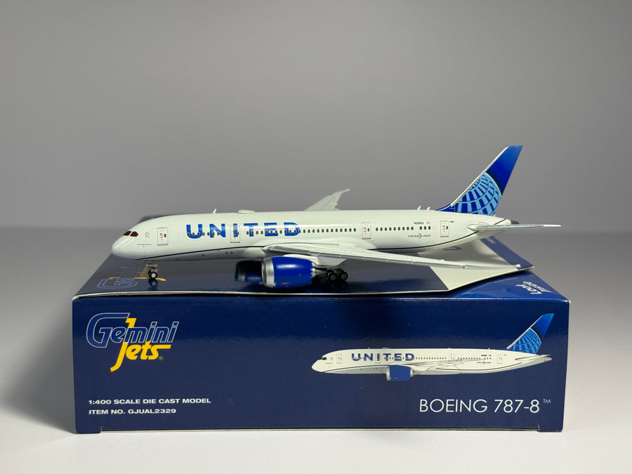 Gemini Jets 1:400 United Airlines Boeing 787-8 N26902 Evo Blue GJUAL2329