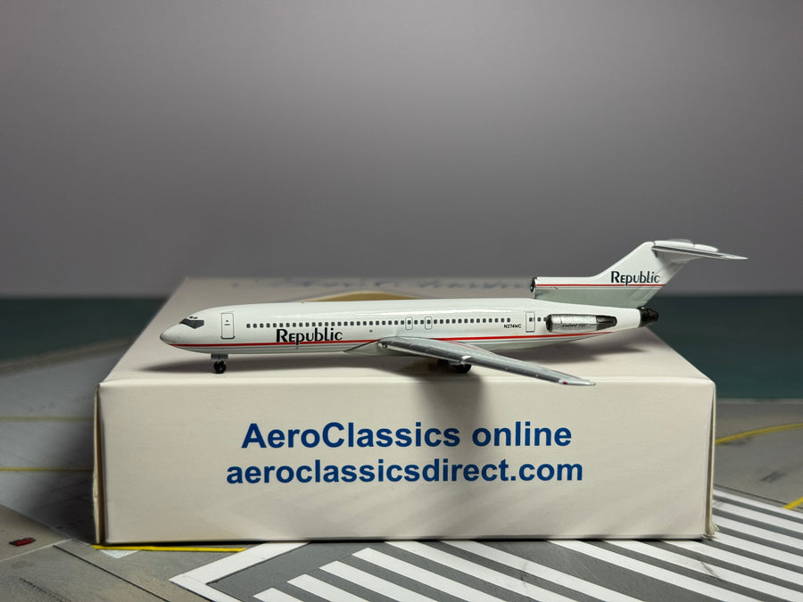 Aeroclassics 1:400 Republic Airlines Boeing 727-200 N274WC ACN274WC