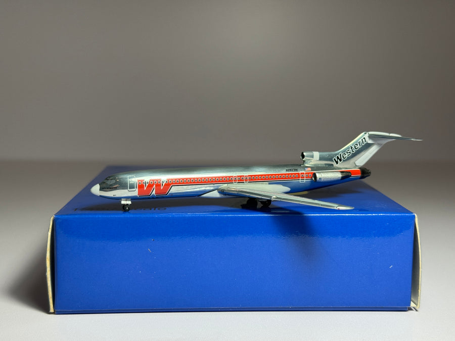 Aeroclassics 1:400 Western Airlines Boeing 727-247 N2823W polished ACN2823W
