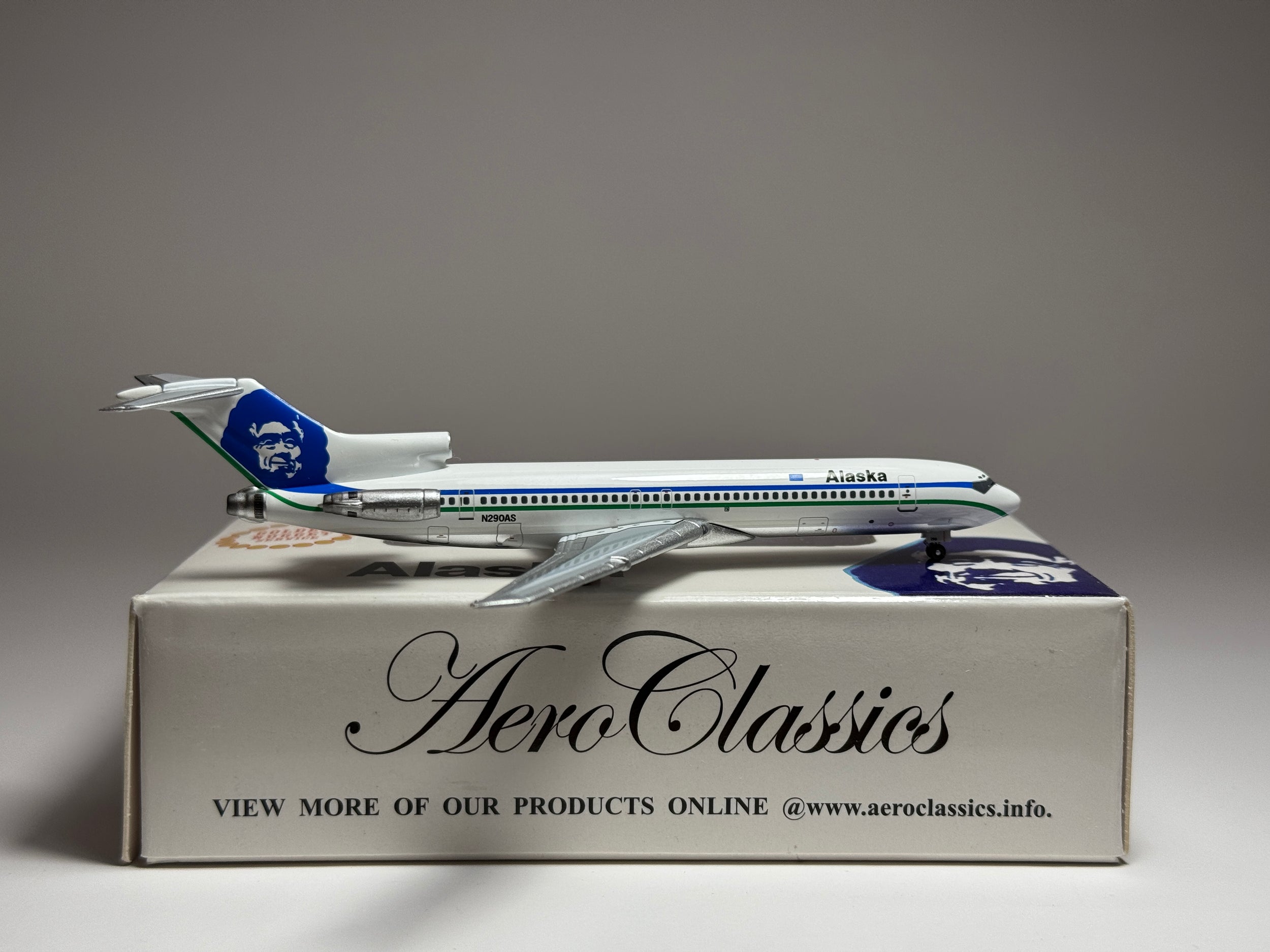 Aeroclassics 1:400 Alaska Airlines Boeing 727-200 N290AS Original Eskimo AC18154A