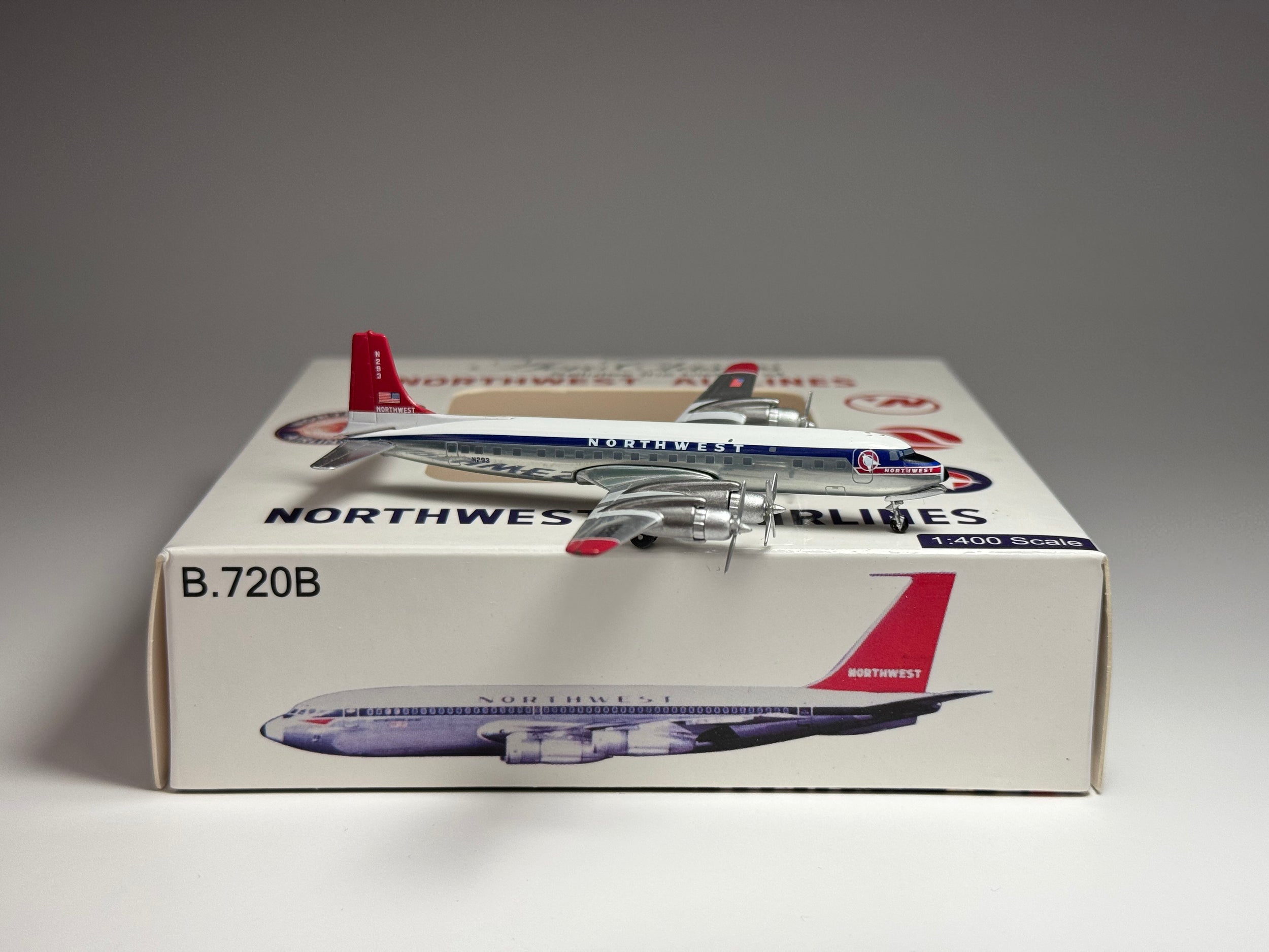 Aeroclassics 1:400 Northwest Douglas DC-7 N293 ACN293