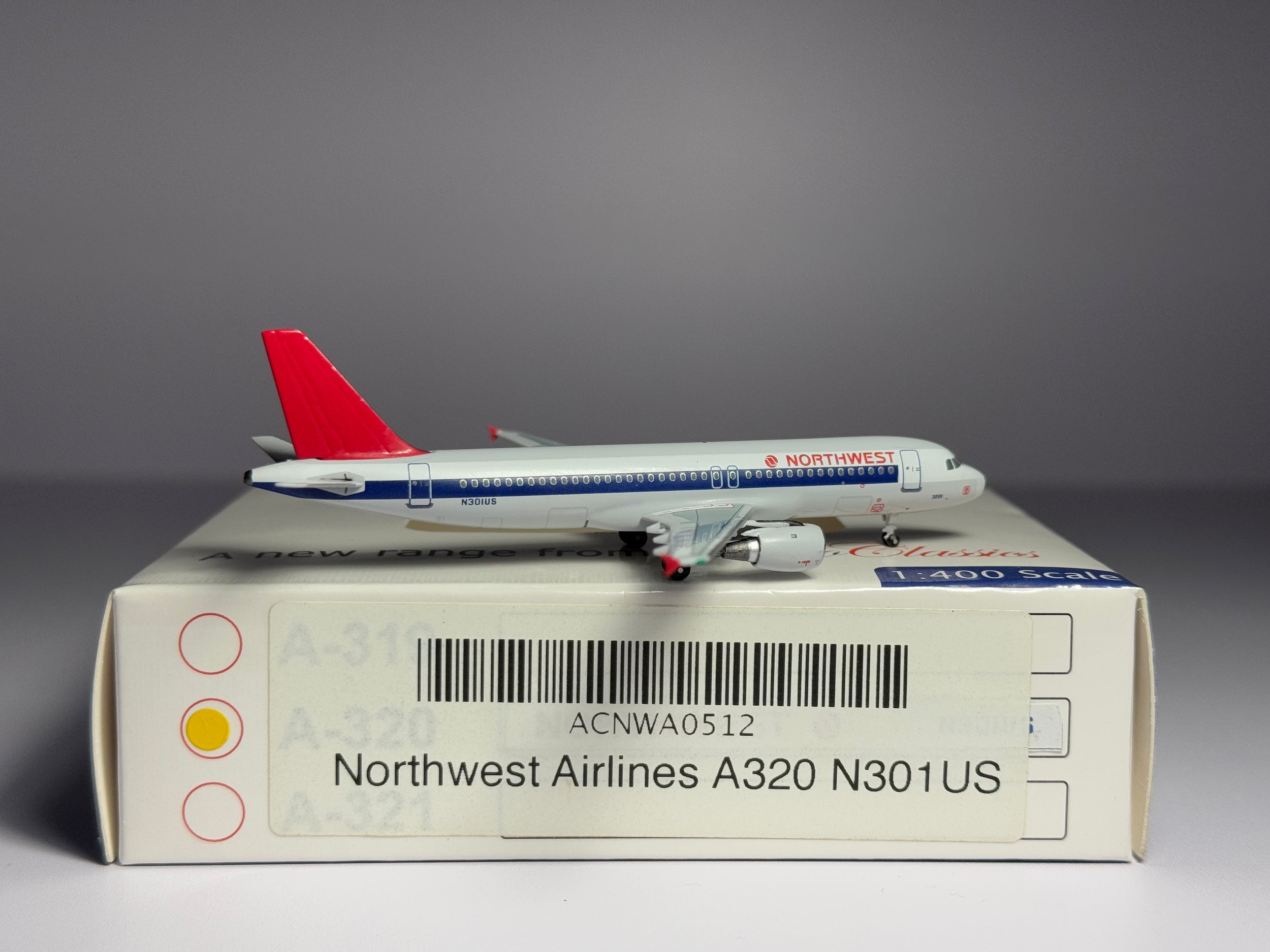 Aeroclassics 1:400 Northwest Airlines Airbus A320 N301US Bowling Shoe ACN301US