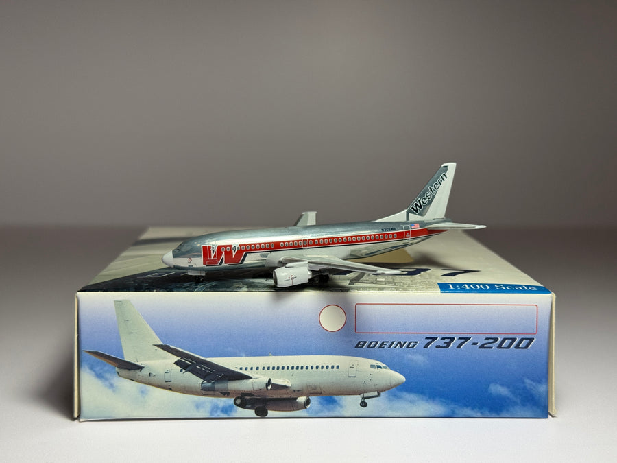 Aeroclassics 1:400 Western Airlines Boeing 737-347 N308WA Polished ACN308WA