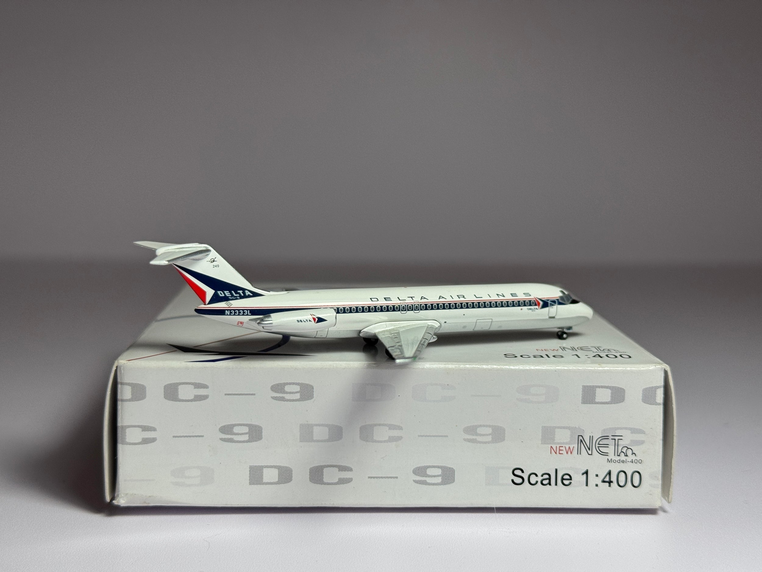Net Jets 1:400 Delta Air Lines Douglas DC-9-30 N3333L Widget ACN3333L