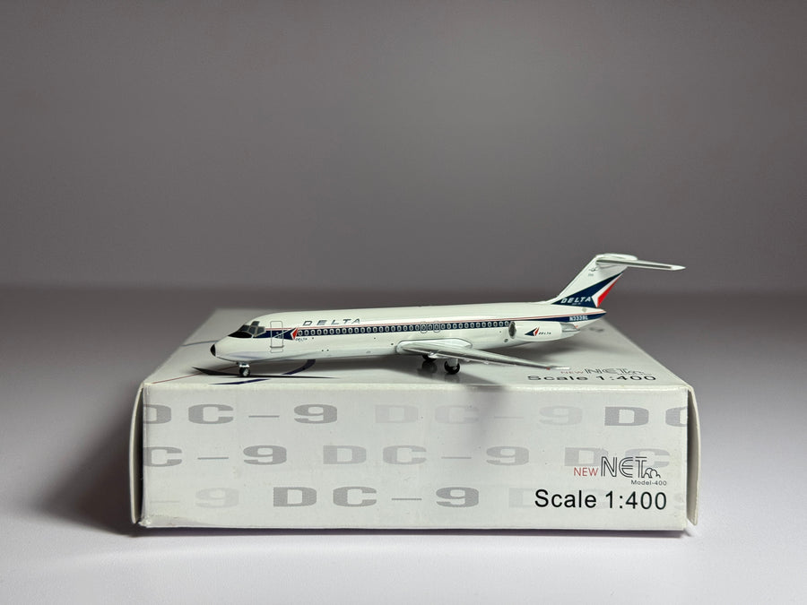 Net Jets 1:400 Delta Air Lines Douglas DC-9-30 N3339L Widget ACN3339L
