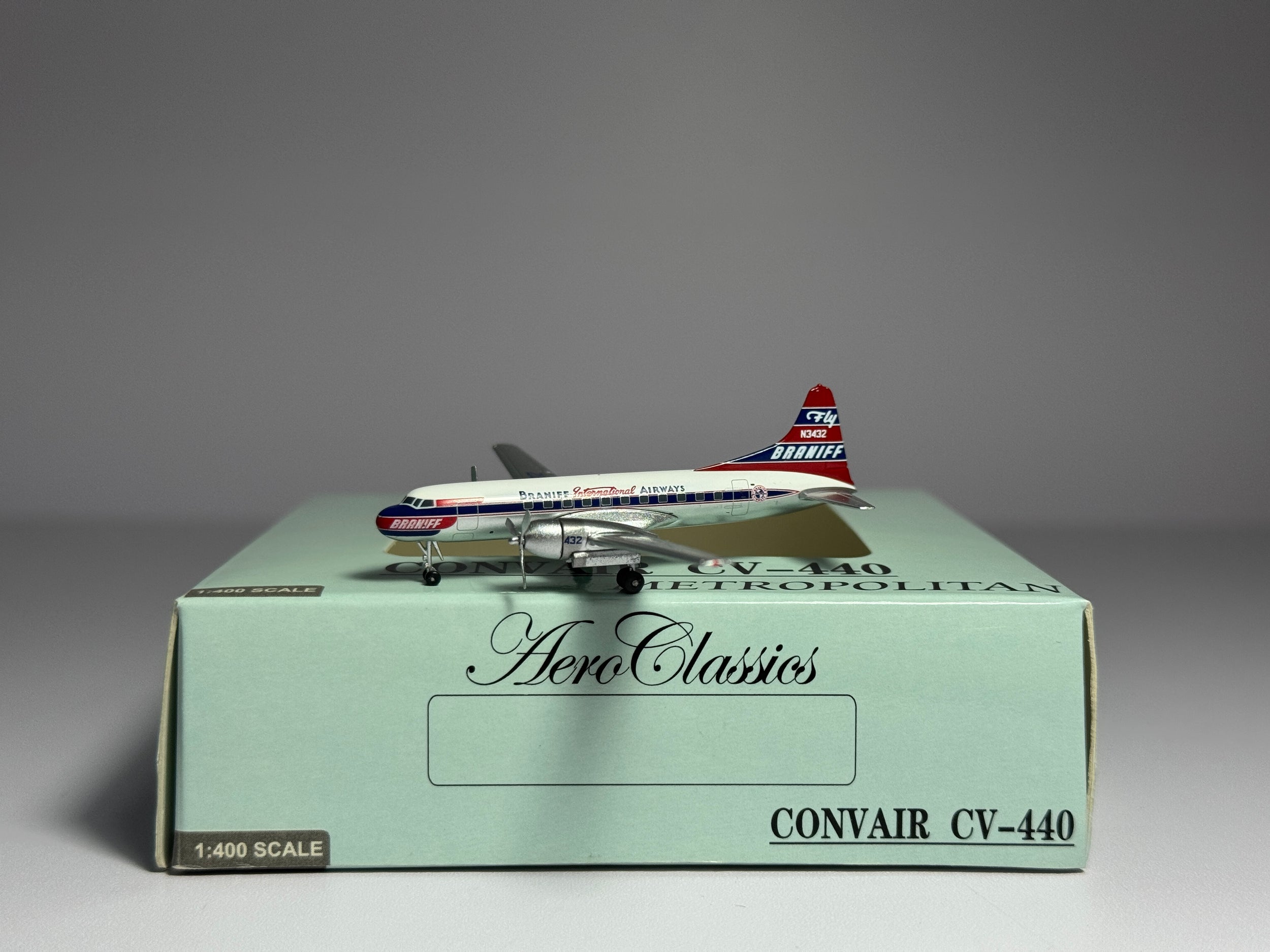 Aeroclassics 1:400 Braniff Convair CV-440 N3432 El Dorado ACN3432