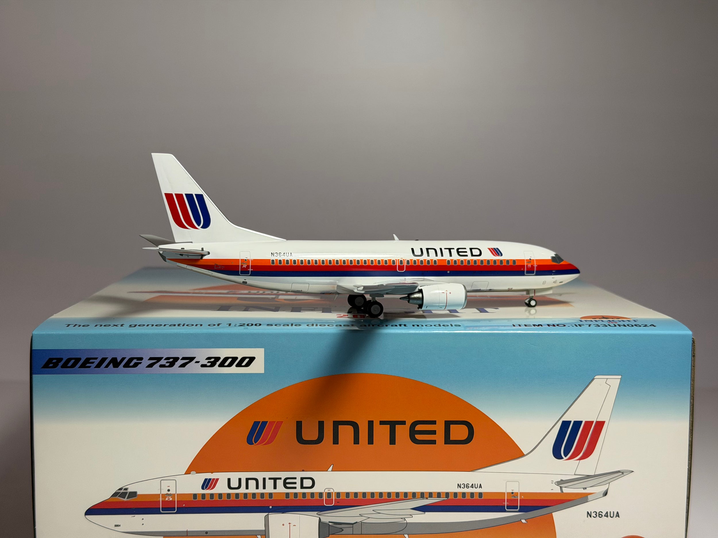 Inflight200 1:200 United Airlines Boeing 737-300 N364UA Saul Bass IF733UN0624 w/stand
