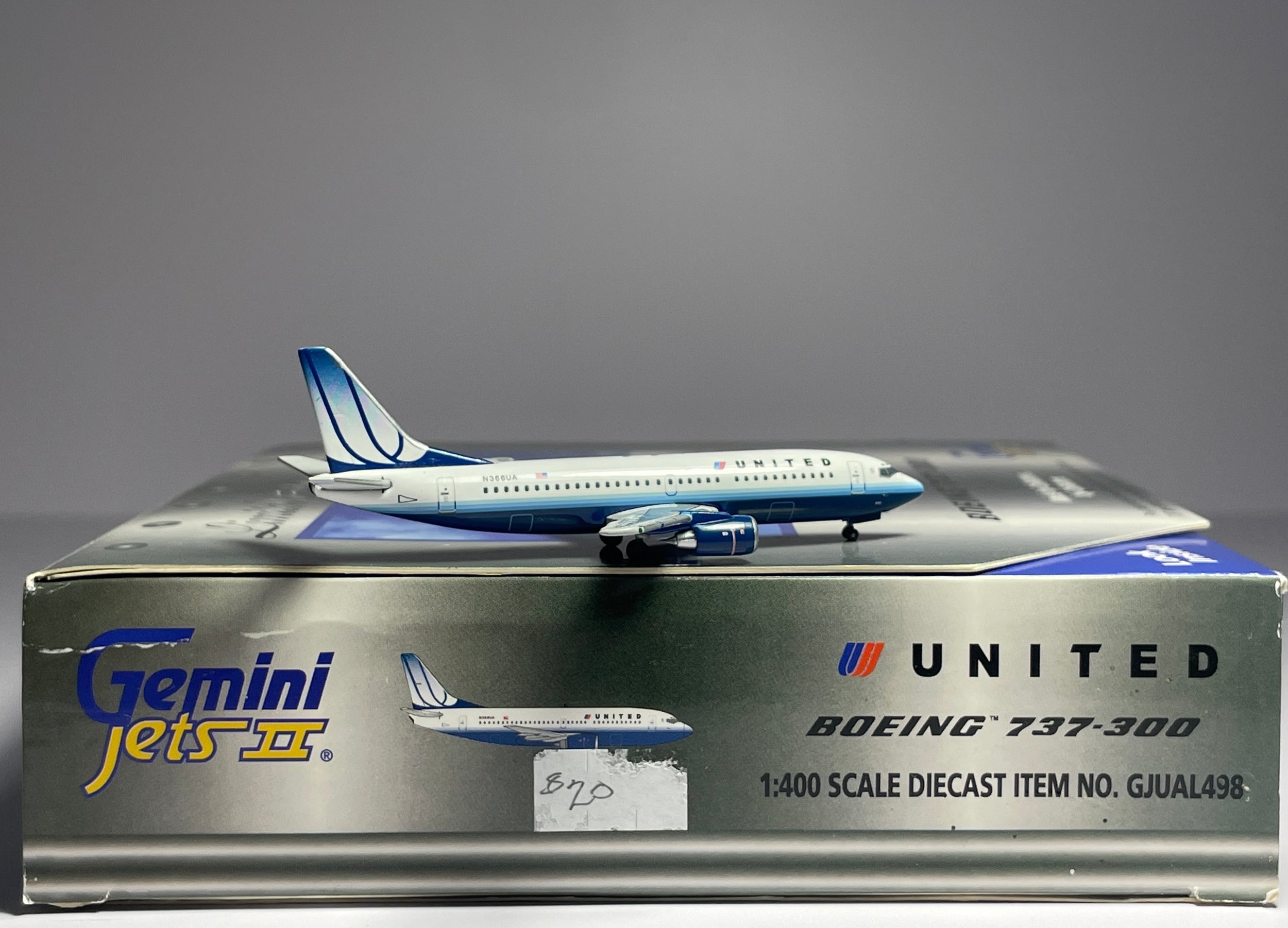 Gemini Jets 1:400 United Airlines Boeing 737-300 N366UA Tulip GJUAL498