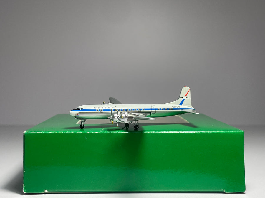 Aeroclassics 1:400 United Airlines Douglas DC-6B N37576 Mainliner ACN37576