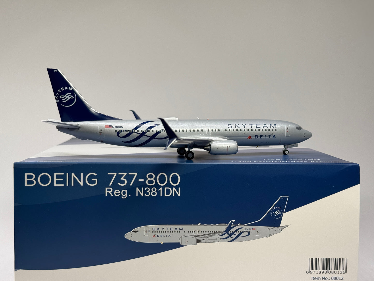 NG Models 1:200 Delta Air Lines Boeing 737-800 N381DN SkyTeam NGM08013