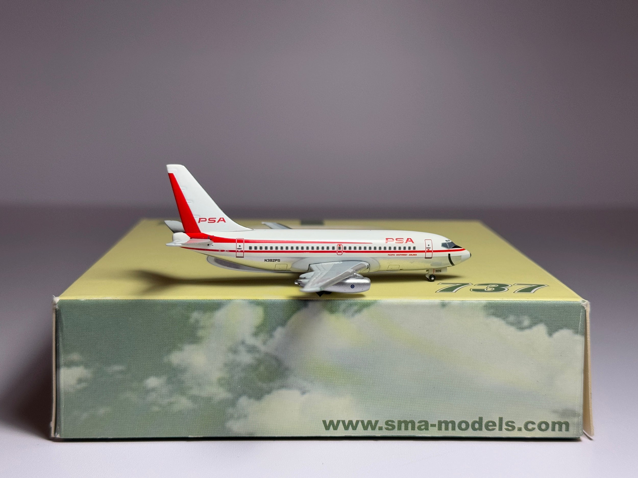 Aeroclassics 1:400 PSA Boeing 737-200 N382PS old scheme ACN382PS