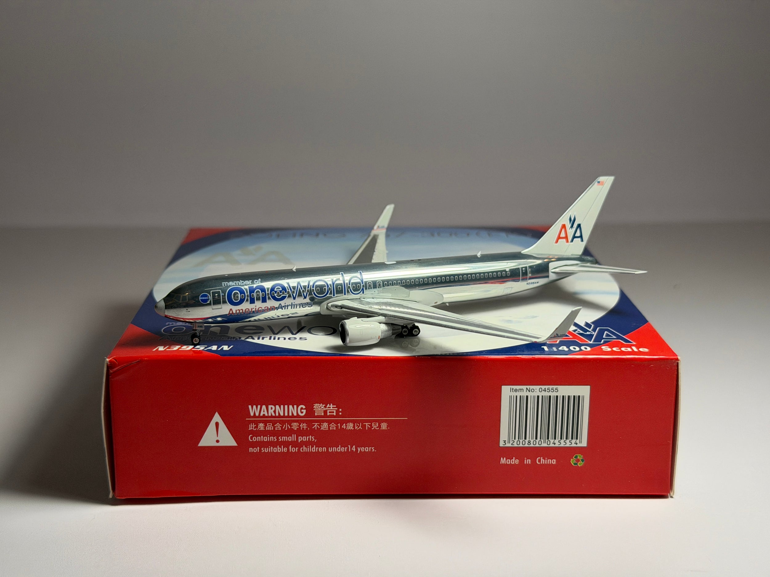American Airlines Boeing 767-300WL 1:400 Phoenix Models N395AN (PH404555)
