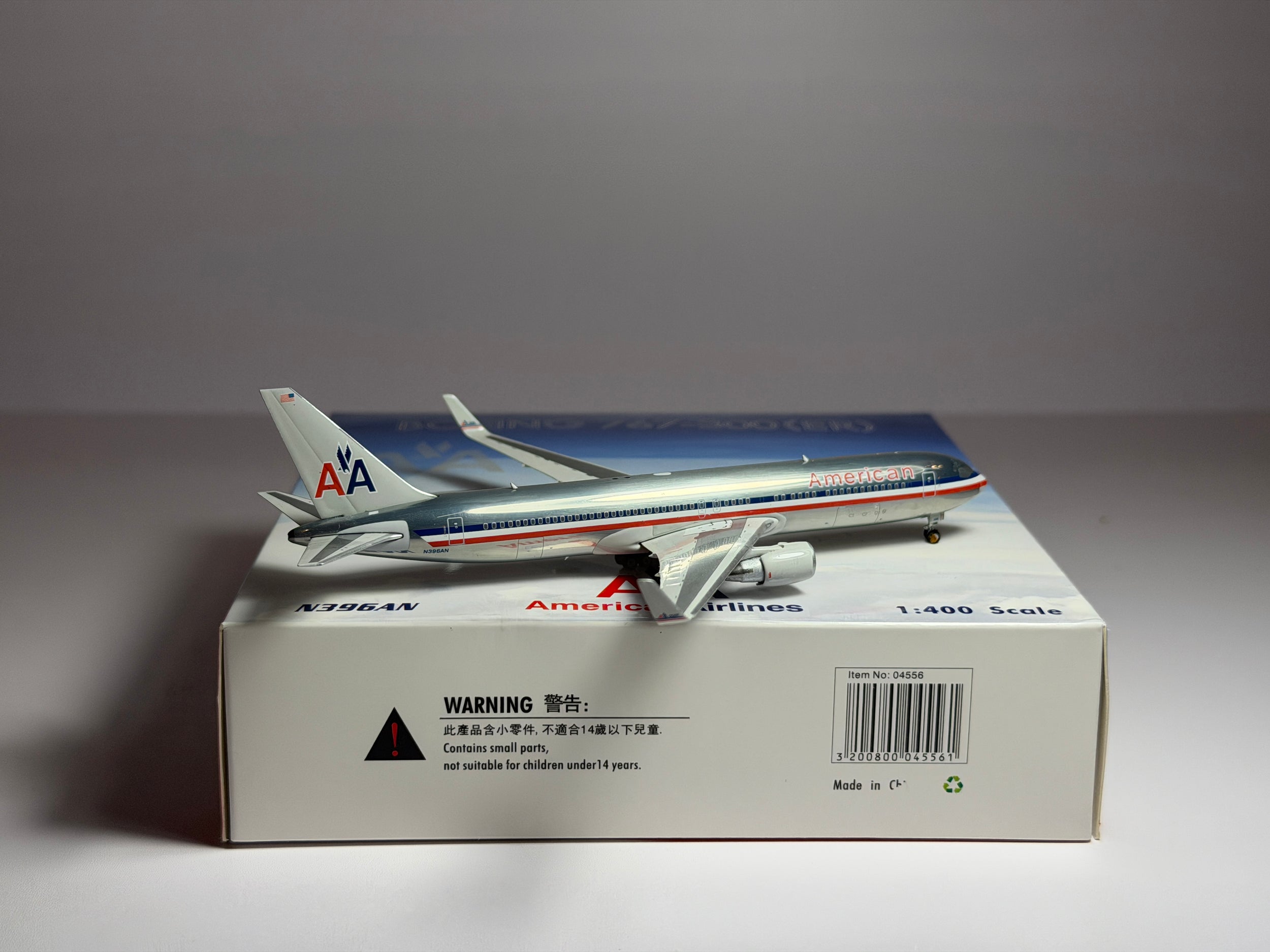 American Airlines Boeing 767-300WL 1:400 Phoenix Models N396AN (PH404556)