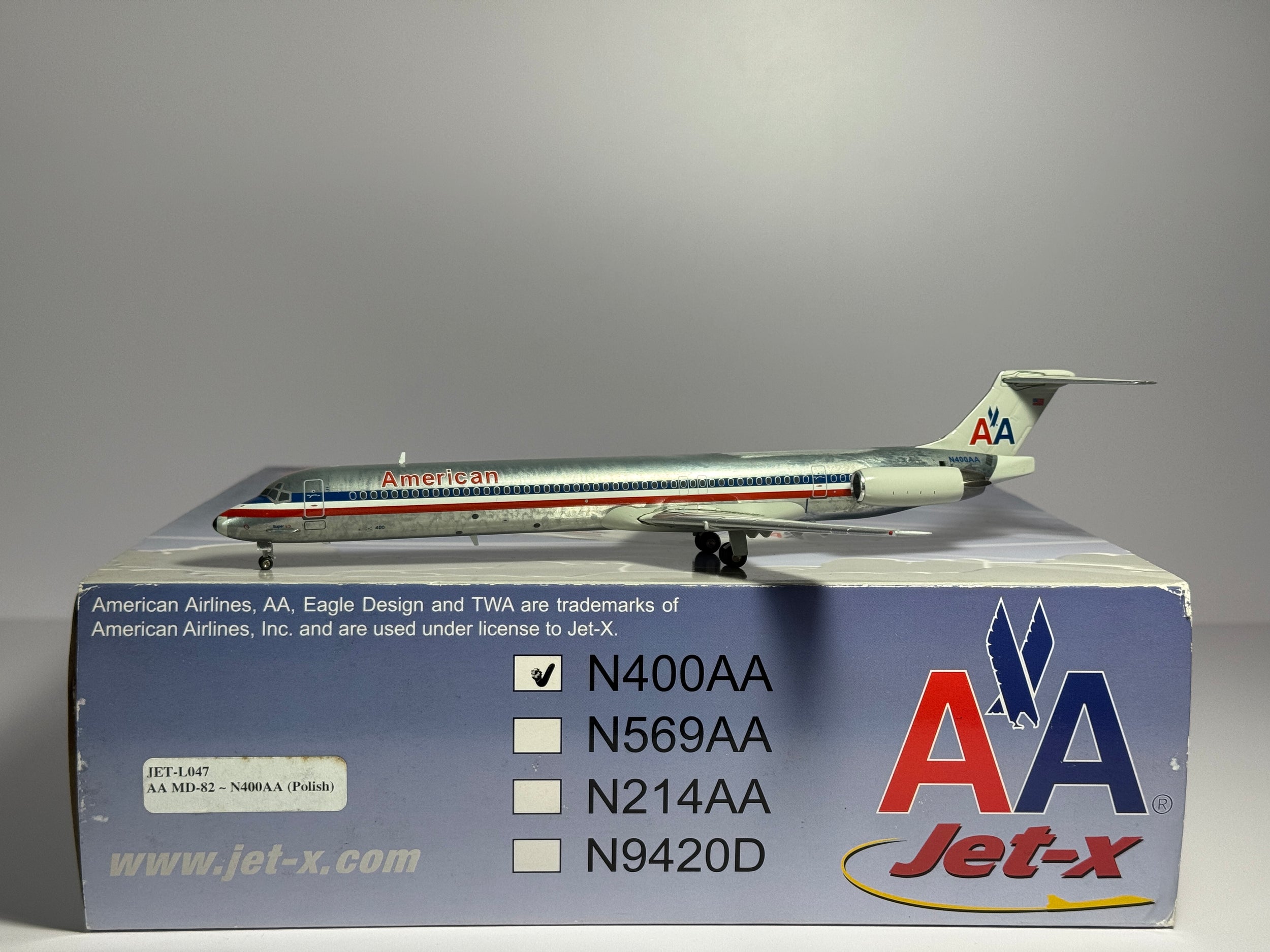 Jet-X 1:200 American Airlines McDonnell Douglas MD-82 N400AA polished JXL047