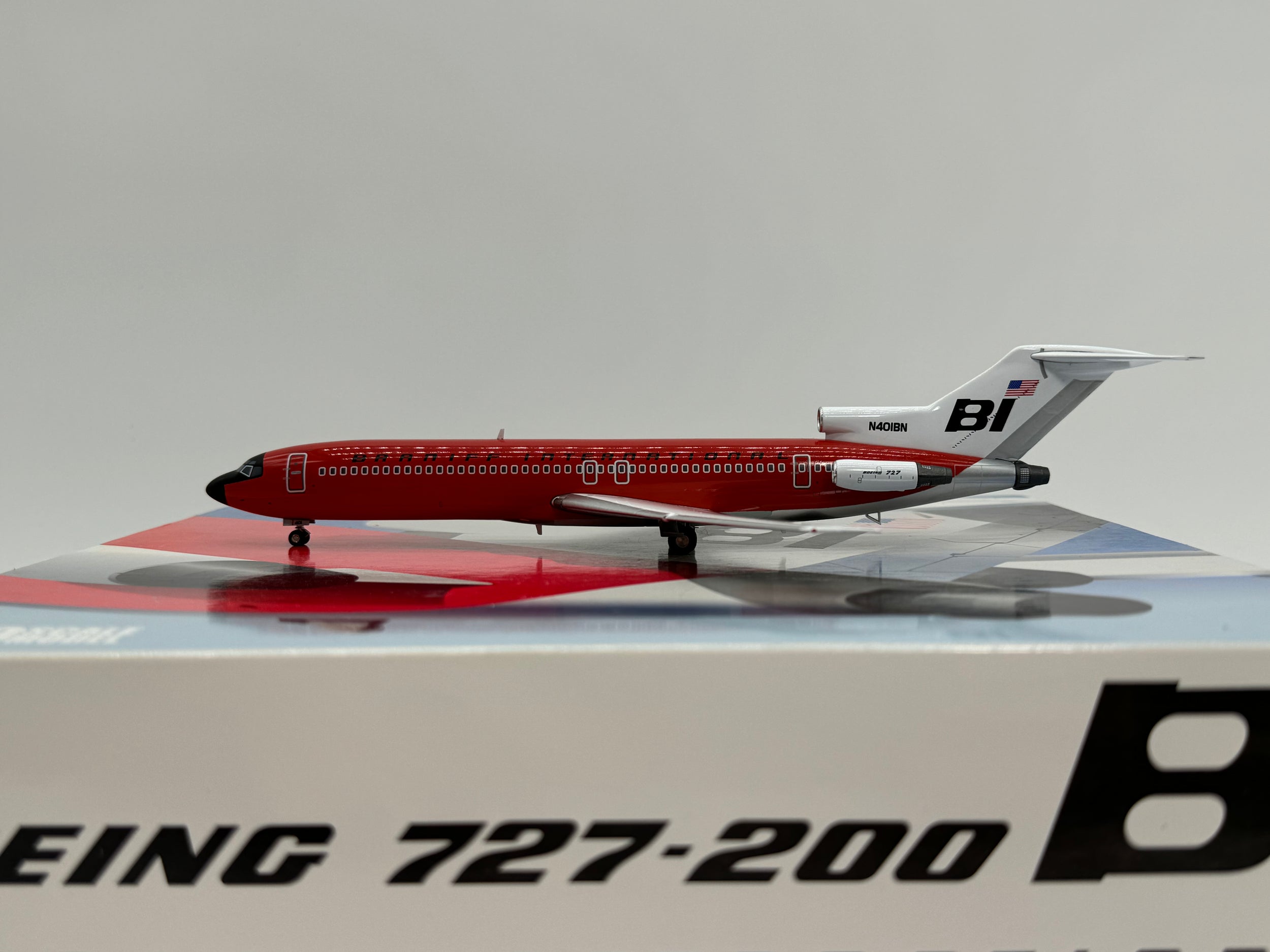 Jet-X 1:200 Braniff Boeing 727-200 N401BN Red Jellybean JXL147