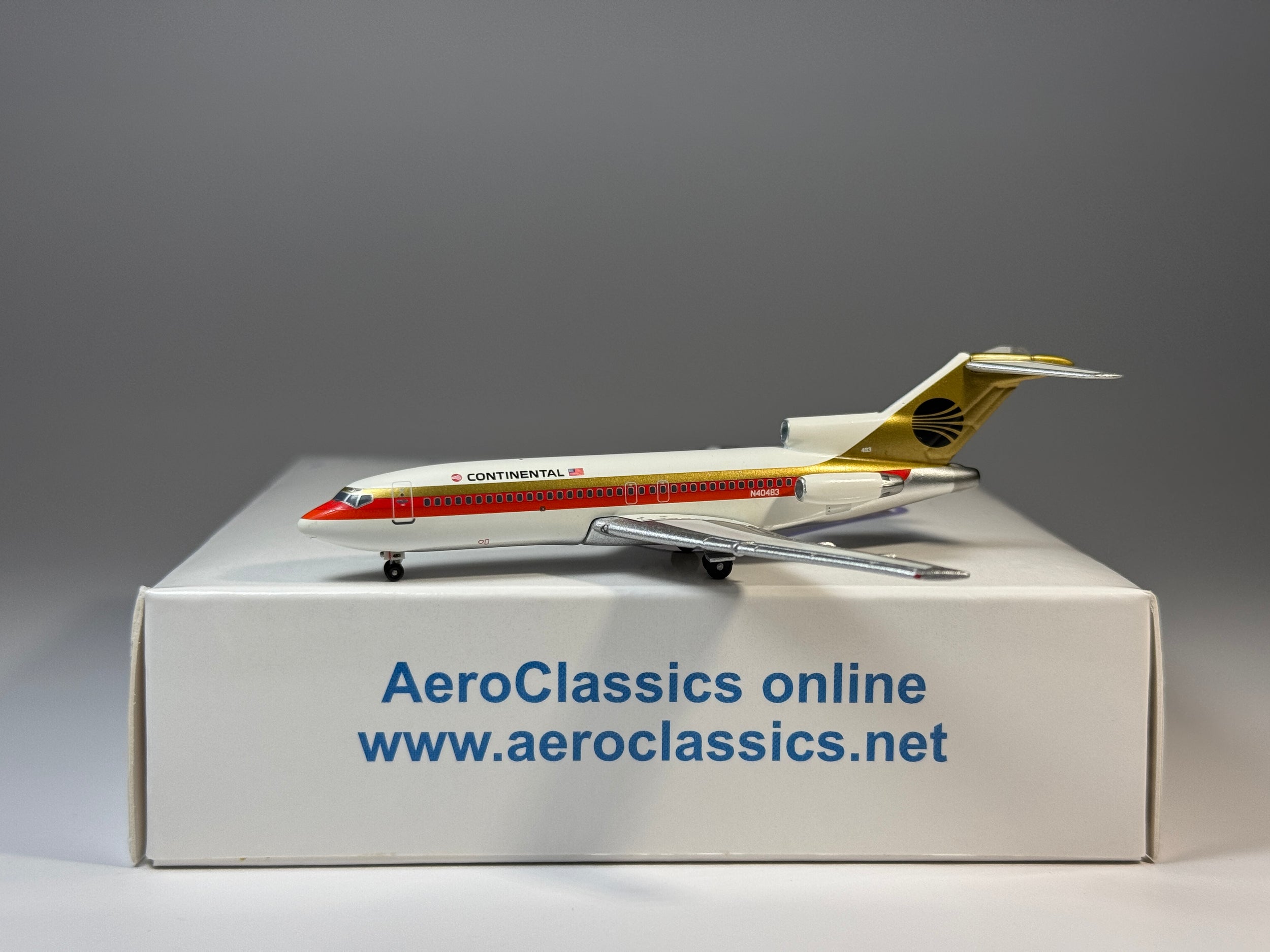 Aeroclassics 1:400 Continental Airlines Boeing 727-100 N40483 Black Meatball ACN40483